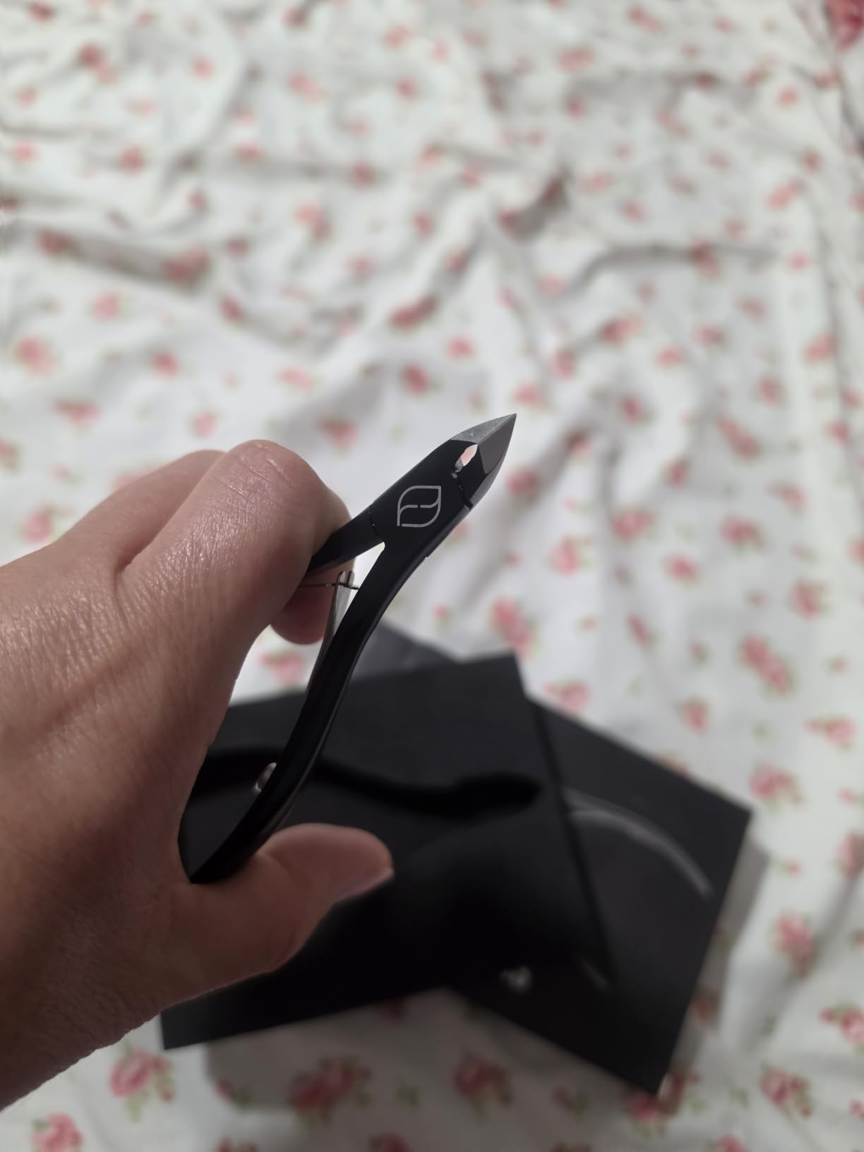 FERYES Cuticle Cutters 1/2 Jaw - Professional Stainless Steel Cuticle Clippers Nail Cuticle Remover Tool, Nail Dead Skin Clipper - BLACK customer photo 1
