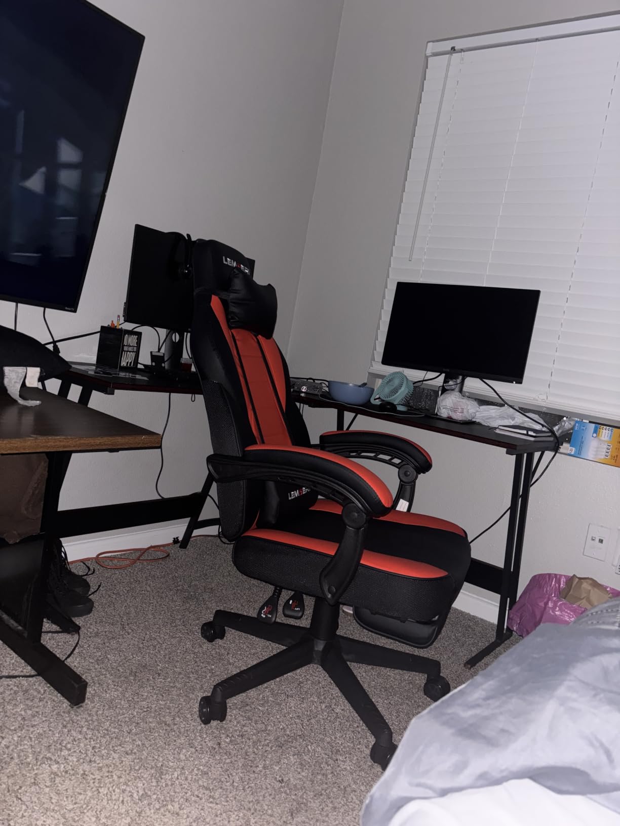LEMBERI Ergonomic Gaming Chair with Footrest, 400lb Weight Capacity, Gray | Big and tall racing style computer video game chair for adults, PU leather with headrest and lumbar support customer photo 2