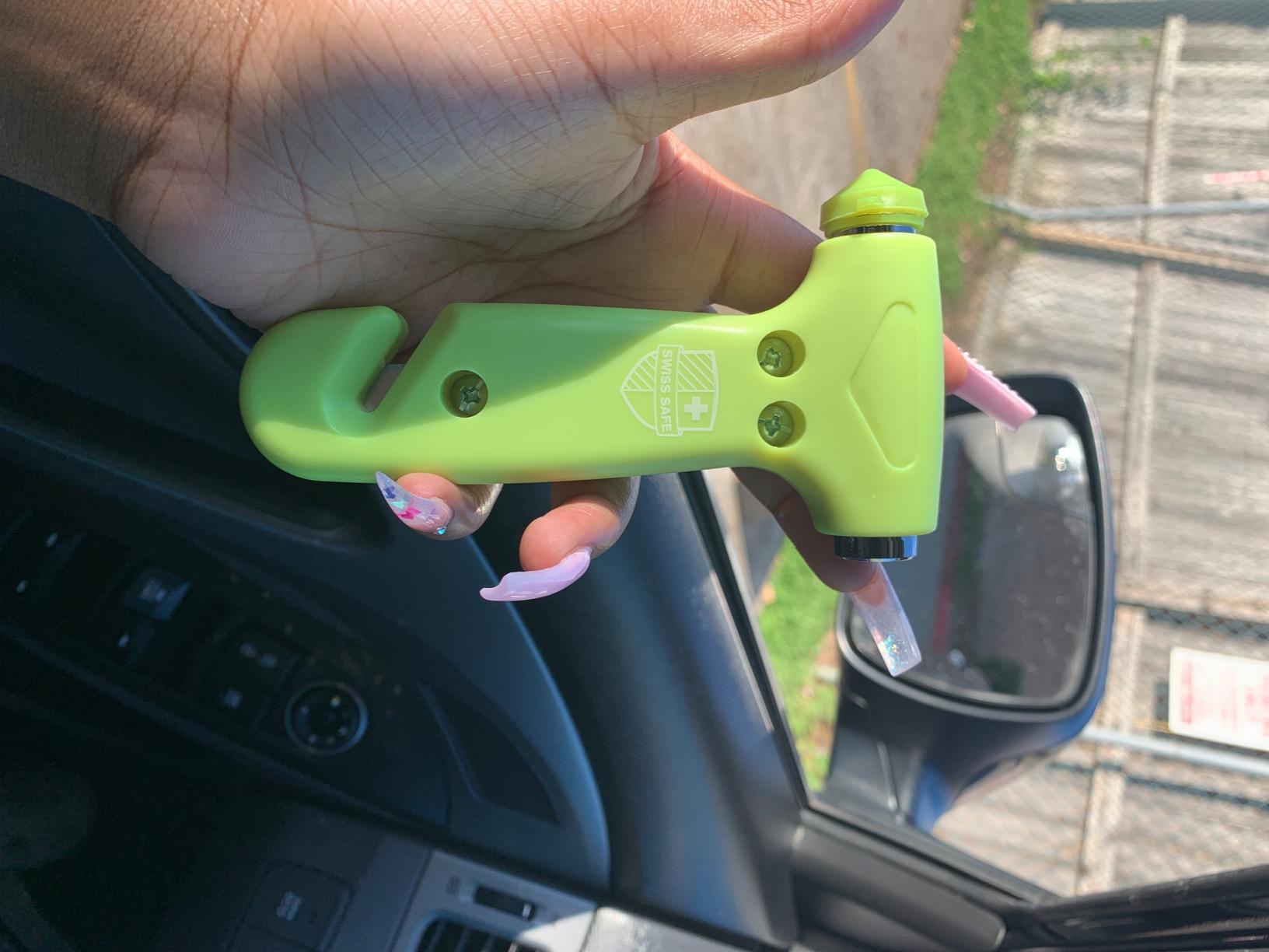 Swiss Safe Car Safety Hammer Window Breaker Tool with Seatbelt Cutter customer photo 1