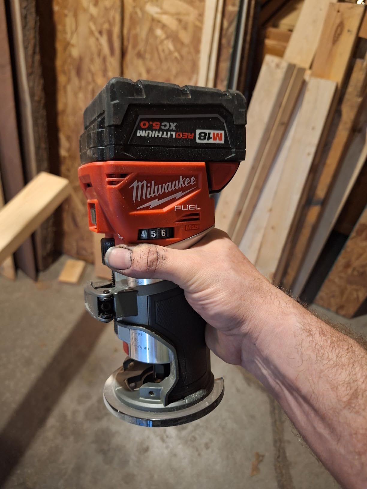 Milwaukee's Cordless Compact Router,18.0 Voltage customer photo 1
