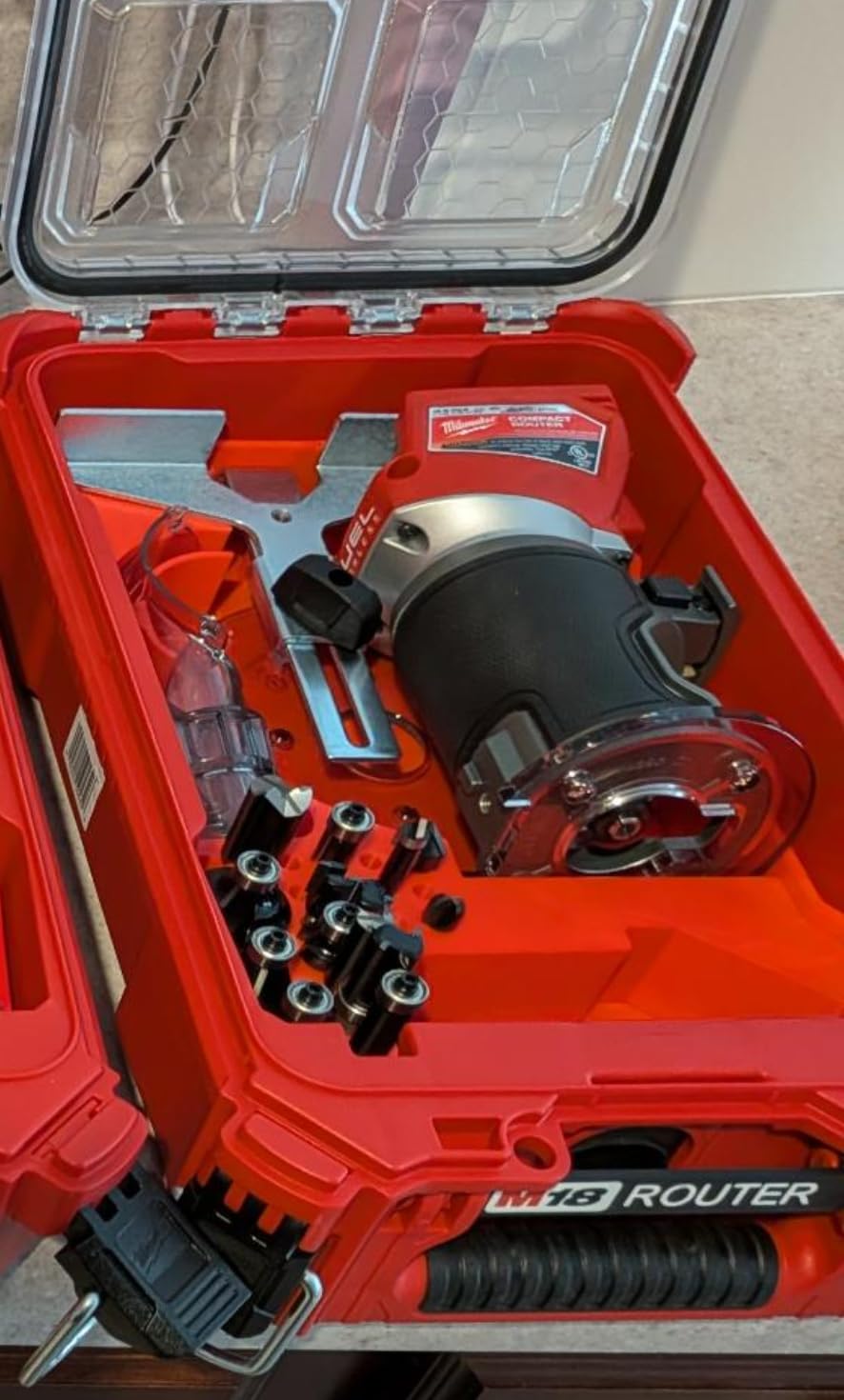 Milwaukee's Cordless Compact Router,18.0 Voltage customer photo 2
