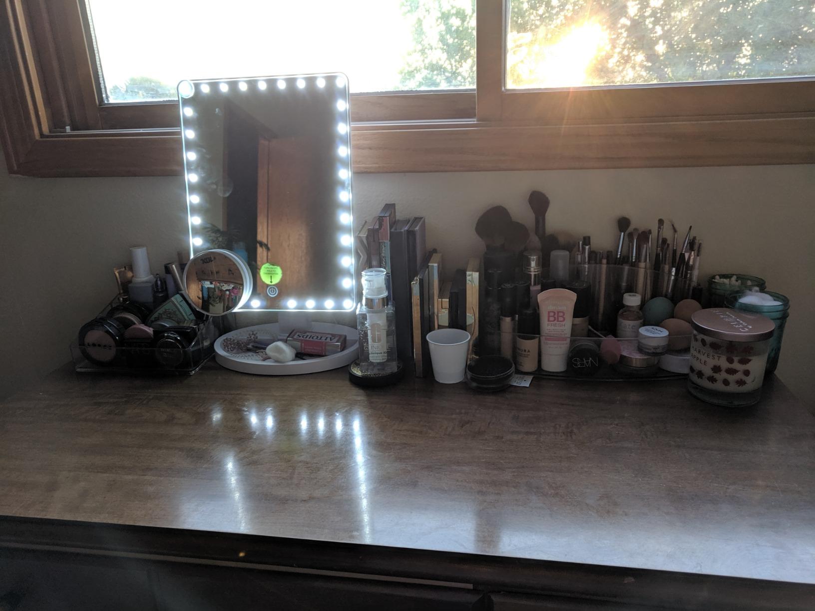 FUNTOUCH Large Lighted Makeup Mirror with Lights (Black) customer photo 1