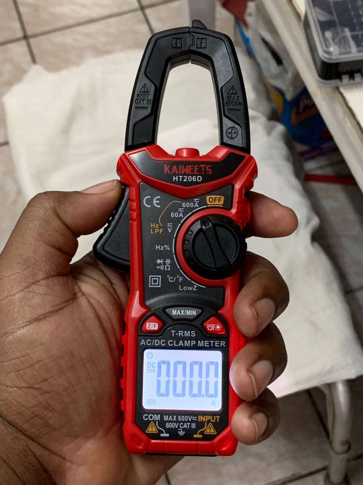 KAIWEETS HT206D Digital Clamp Meter T-RMS 6000 Counts, Multimeter Voltage Tester Auto-ranging, Measures Current Voltage Temperature Capacitance Resistance Diodes Continuity Duty-Cycle (AC/DC Current) customer photo 1