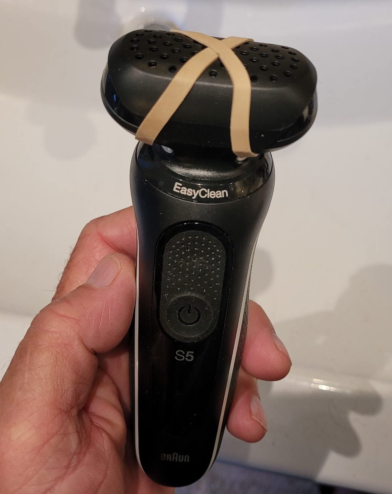 Braun Electric Razor for Men, Waterproof Foil Shaver, Series 5 5050cs, Wet & Dry Shave, with Beard Trimmer and Body Groomer, Rechargeable, Charging Stand Included, Blue customer photo 2