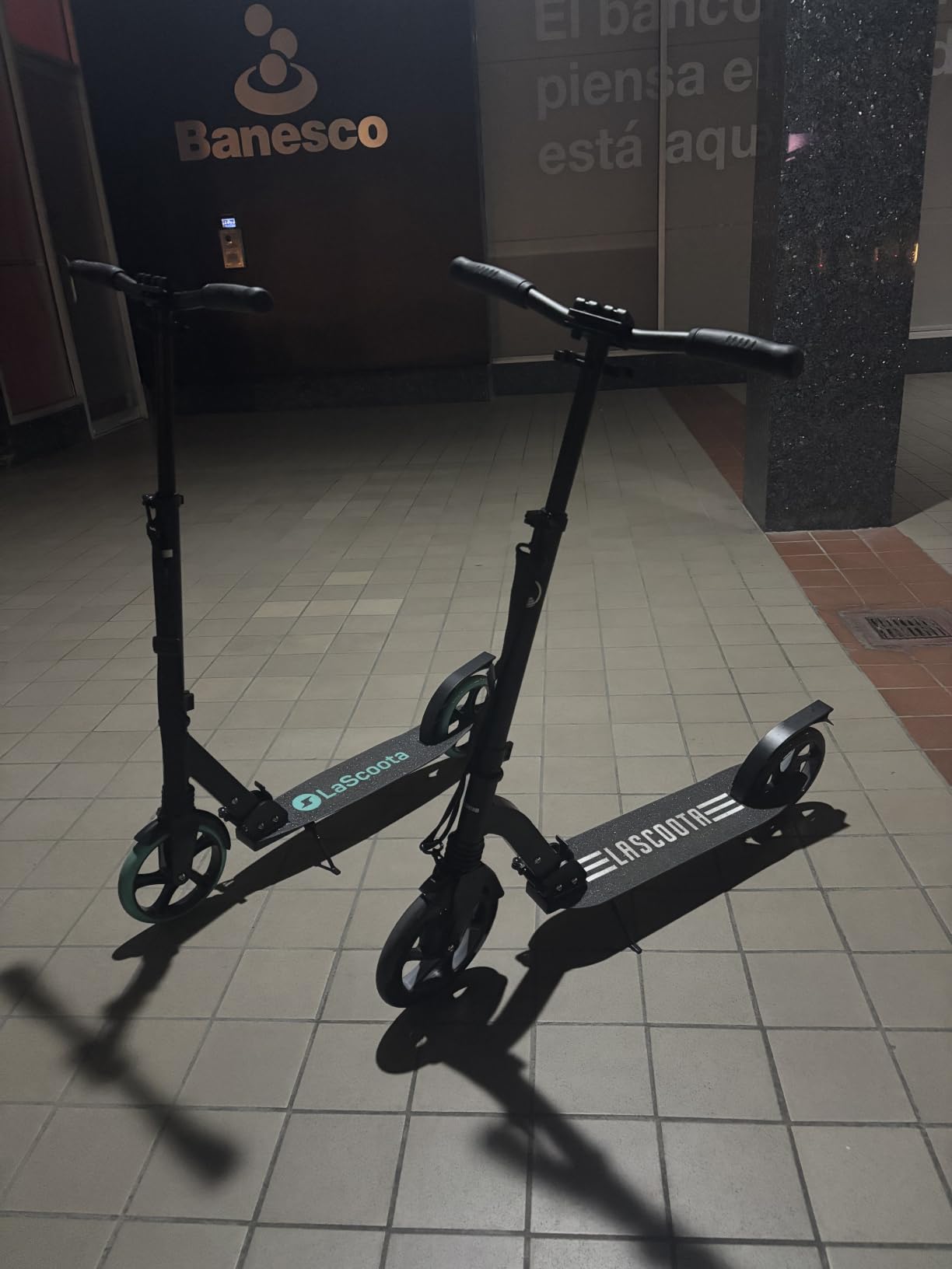 LaScoota Kick Scooter for Kids Ages 6+, Teens & Adults, Large 8