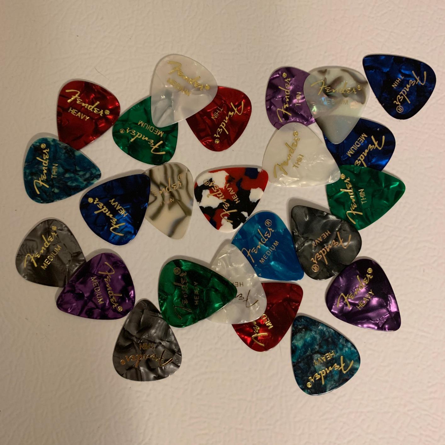 Fender Premium Picks Sampler - 12 Pack Includes Thin, Medium & Heavy Gauges (Austin Bazaar Exclusive) customer photo 2