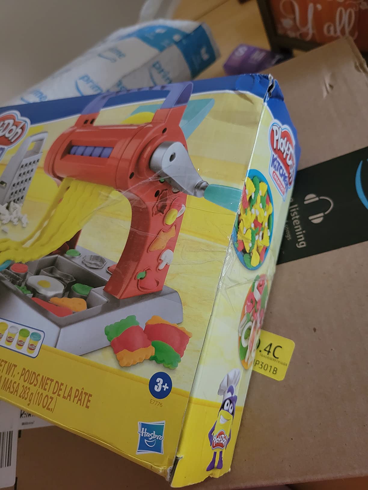 Play-Doh Kitchen Creations Noodle Party Playset for Kids 3 Years and Up with 5 Non-Toxic Colors (Amazon Exclusive) customer photo 2