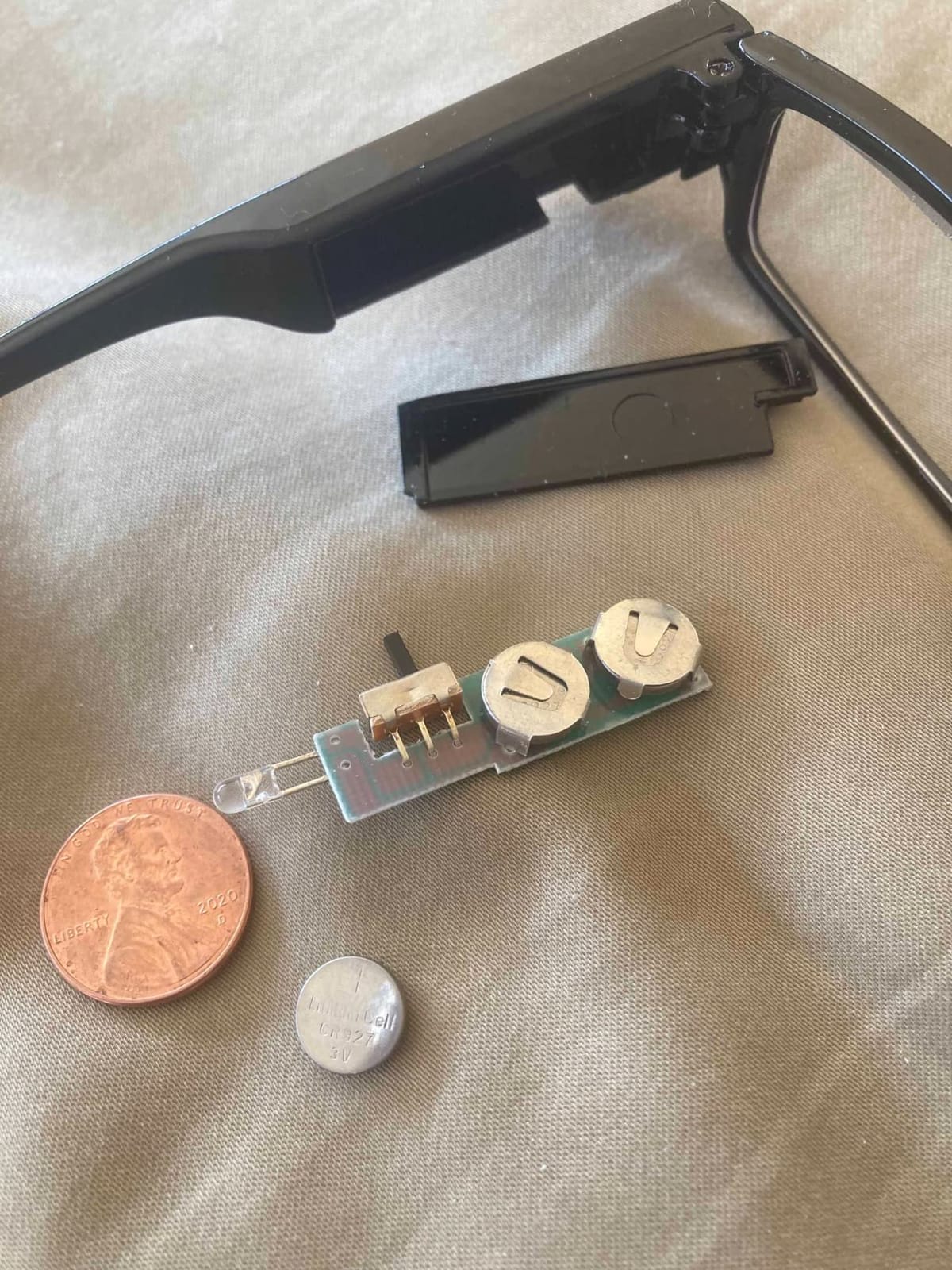Reading Glasses with Light Bright LED Readers with Lights Reading Glasses Lighted Magnifier Nighttime Reader Compact Full Frame Eyewear Unisex Clear Vision Lighted Eye Glasses,+2.5 customer photo 2