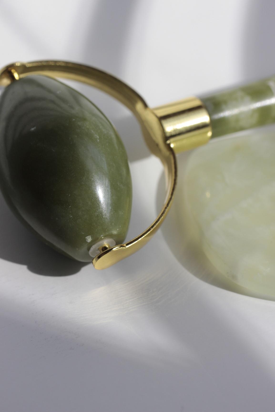Jade Roller for Face and Gua Sha Set - 2 Anti-Aging Facial Rollers and Gua-Sha Facial Tool - Face and Body Massager for Your Skincare Routine - Massage Tools for Wrinkles and Lifting customer photo 2