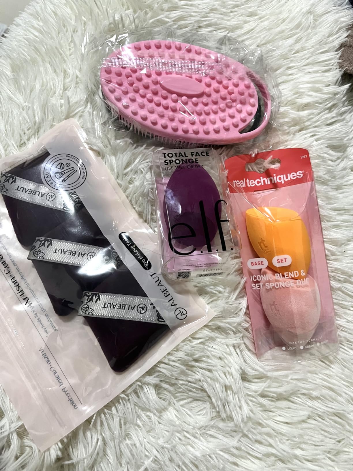 e.l.f. Total Face Blending Sponge, Latex-Free Makeup Sponge With Angled & Rounded Sides For Concealer, Foundation & more, Vegan & Cruelty-Free customer photo 1