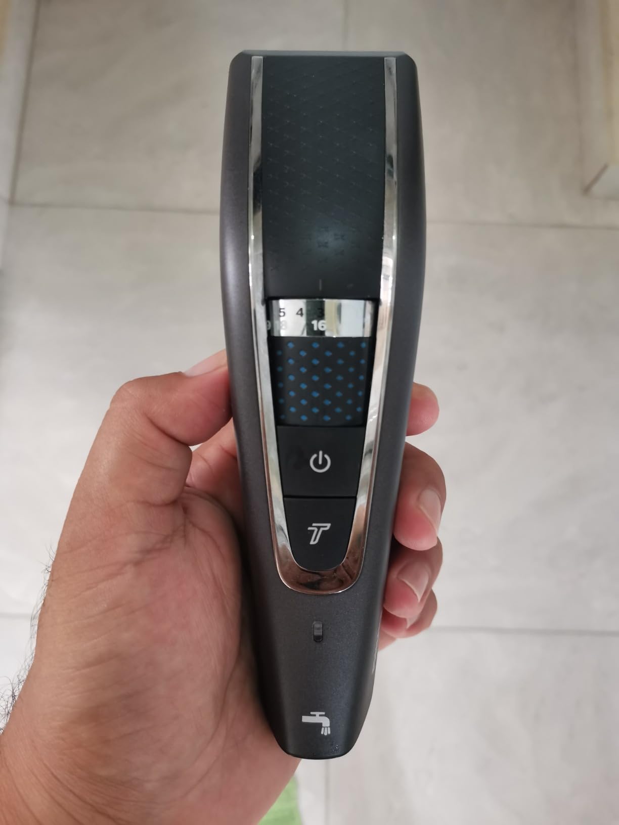 Philips Hair Clipper Series 7000, Washable Hair Clipper with DualCut Technology & 6 accessories, HC7650/14 customer photo 1