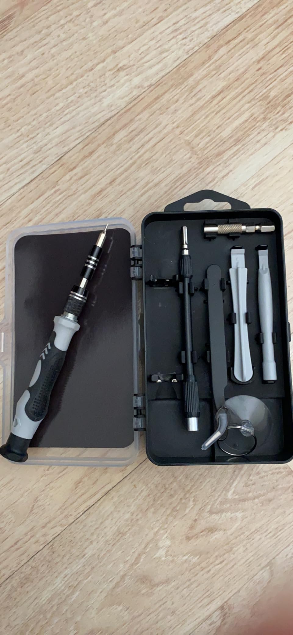 SHOWPIN Precision Computer Screwdriver Kit: 122PCS Laptop Screwdriver Sets customer photo 1