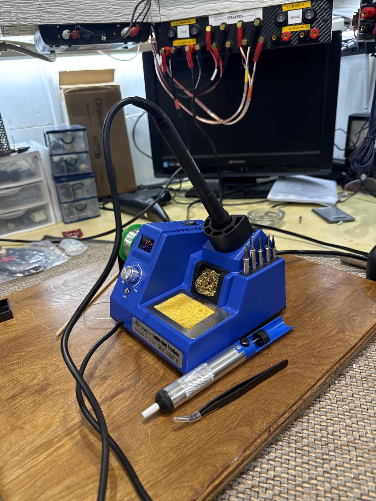 TOAUTO DS90 Soldering Station-°F & °C Dual Digital Display Soldering Iron Station Kit,90W Soldering Iron,302℉- 842℉ Temperature, Anti-Static & Grounding Wire, Auto Standby & Sleep,5 Solder Tips, Blue customer photo 1