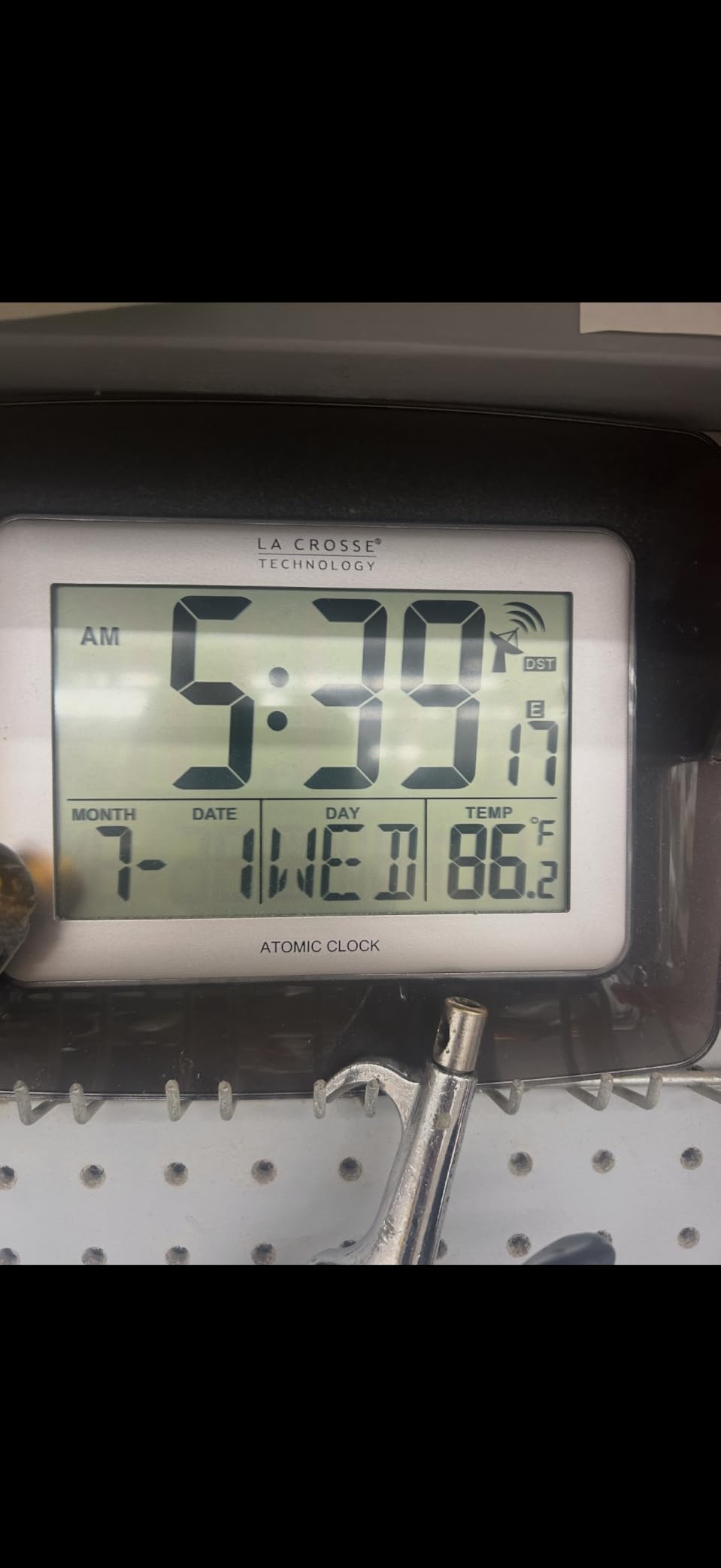 WallarGe Auto Set Digital Wall Clock Battery Operated, Auto DST customer photo 2