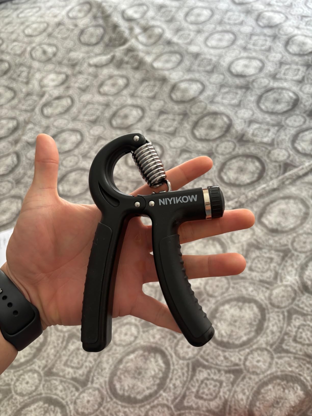 NIYIKOW Grip Strength Trainer, Hand Grip Strengthener, Grip Strengthener, Adjustable Resistance, Forearm Strengthener, Perfect for Musicians Athletes customer photo 2