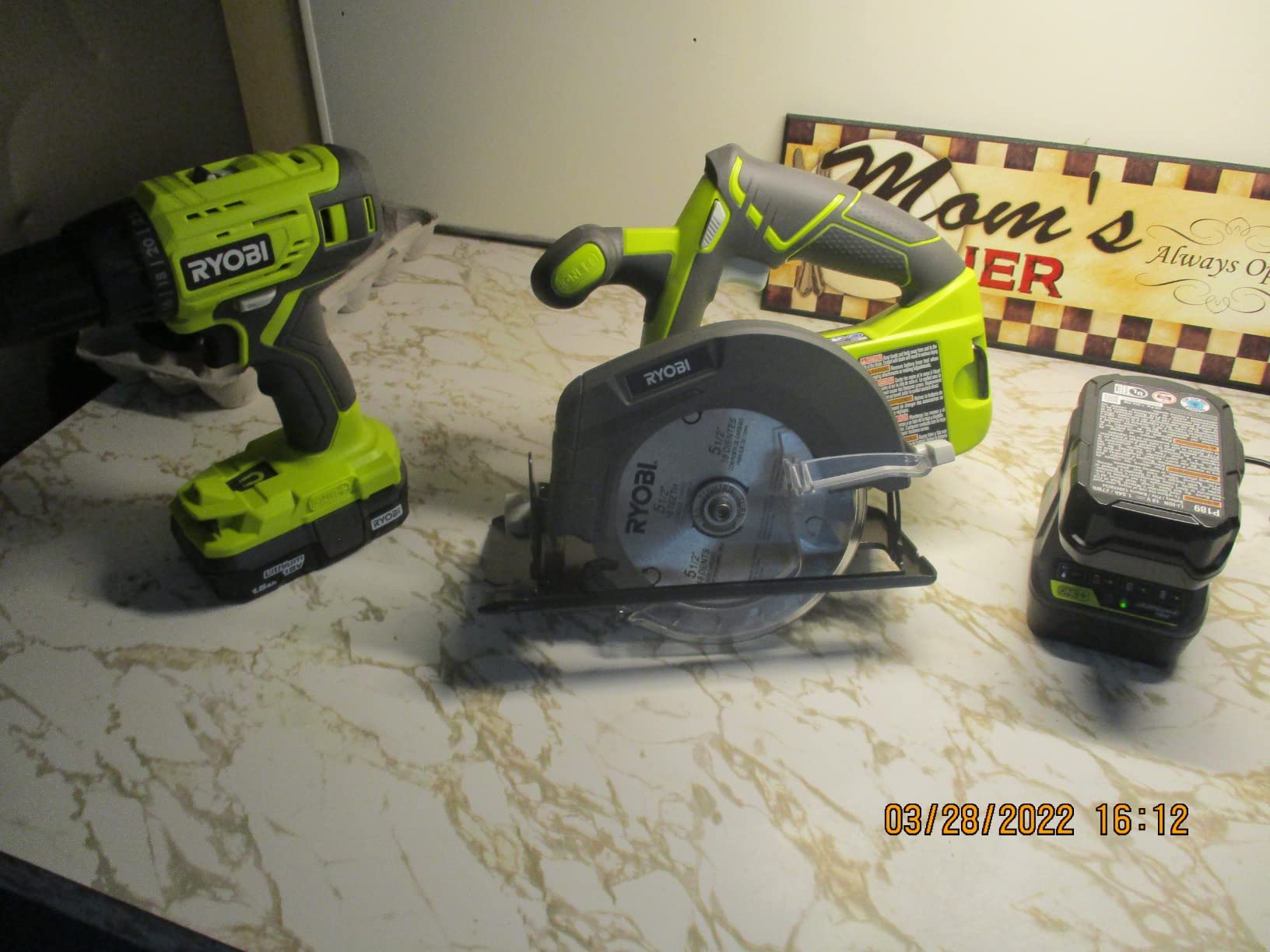 Ryobi P1816 18V Drill and Circular Saw Starter Kit with Two 1.5Ah Batteries and Charger customer photo 1