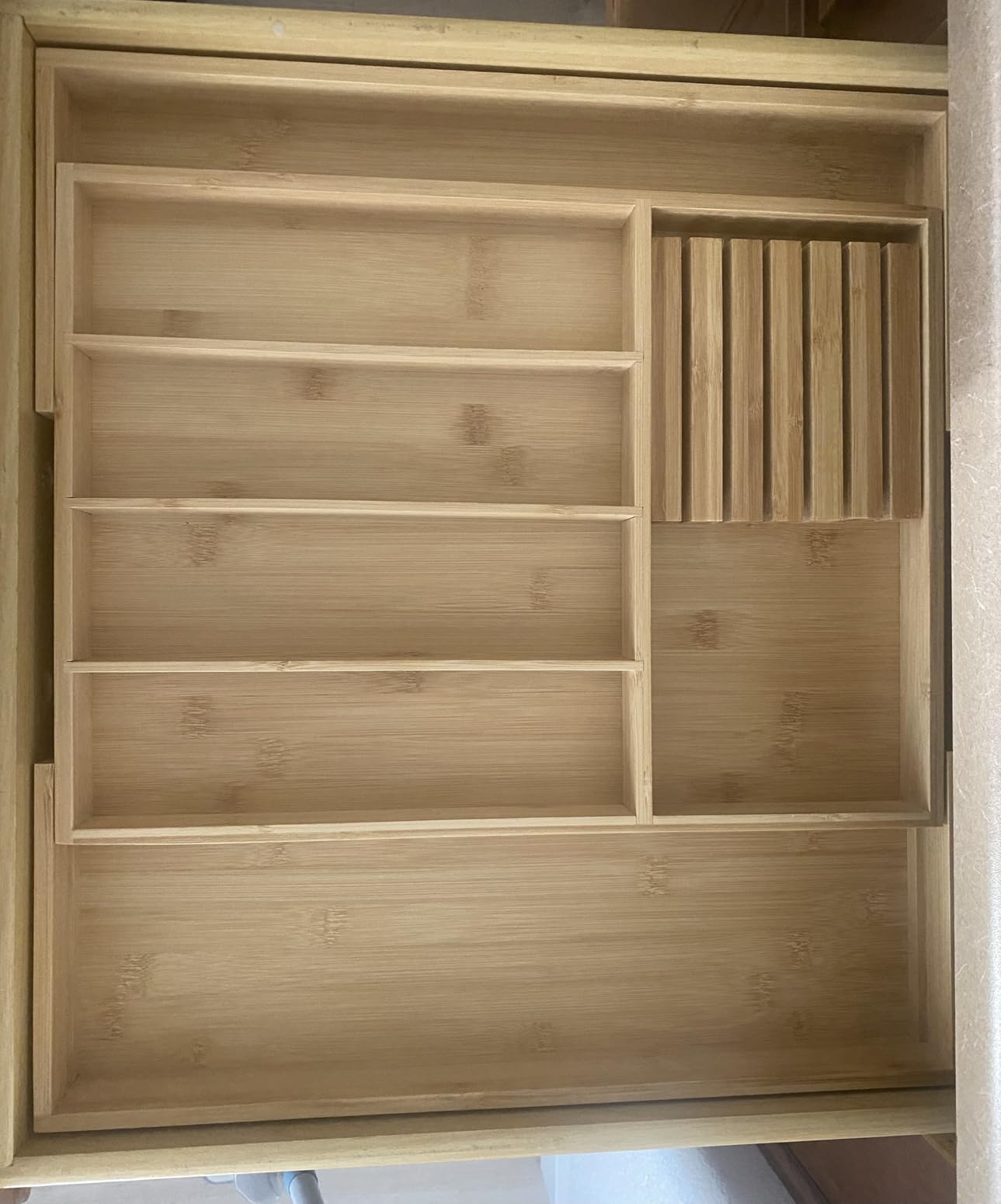 VaeFae Bamboo Silverware Drawer Organizer, 7 Slots, Natural customer photo 1