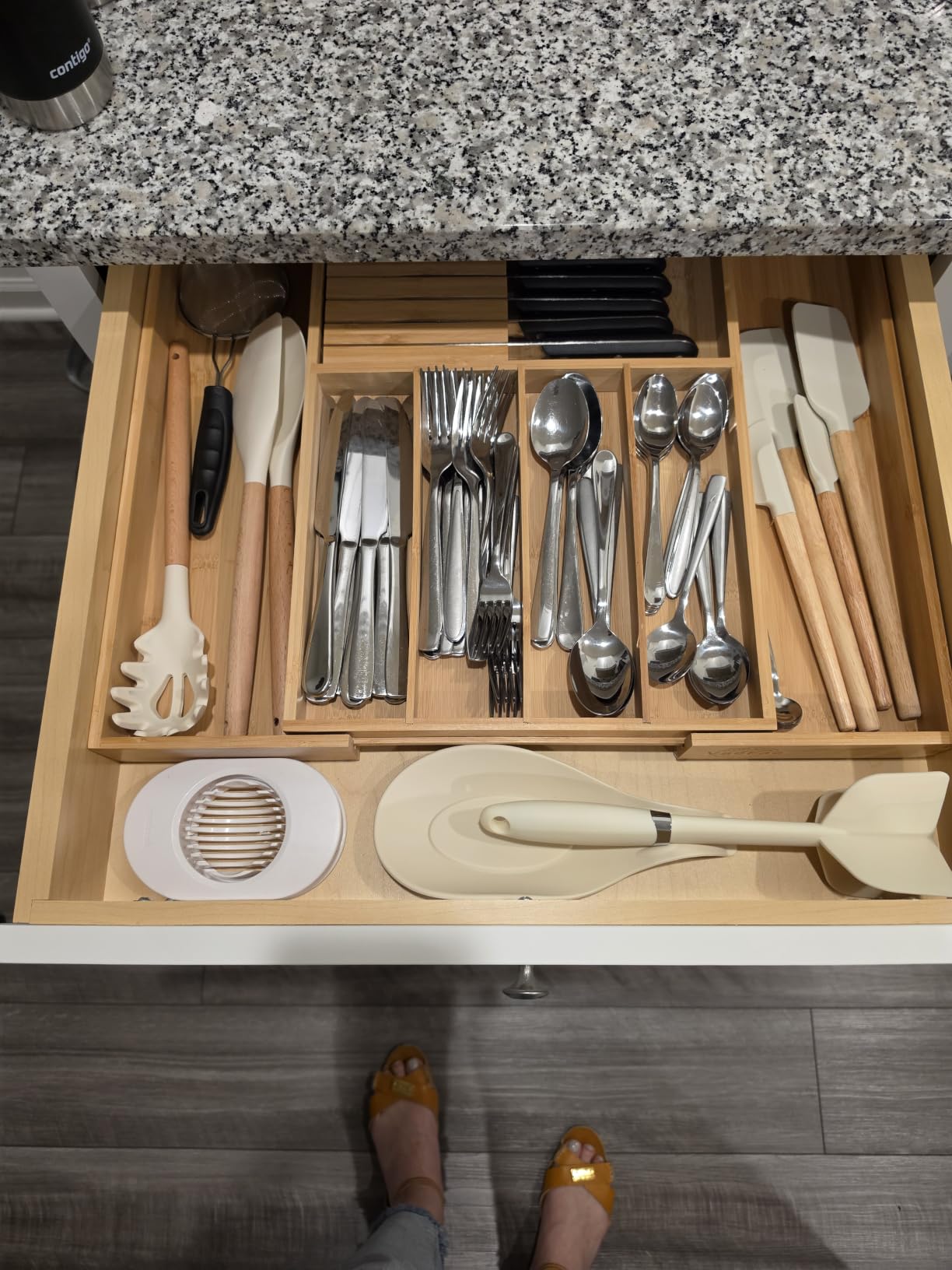 VaeFae Bamboo Silverware Drawer Organizer, 7 Slots, Natural customer photo 2
