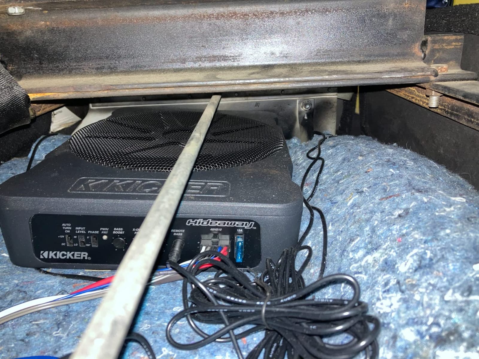 KICKER 46HS10 Hideaway Compact Powered Subwoofer, 10-Inch customer photo 2