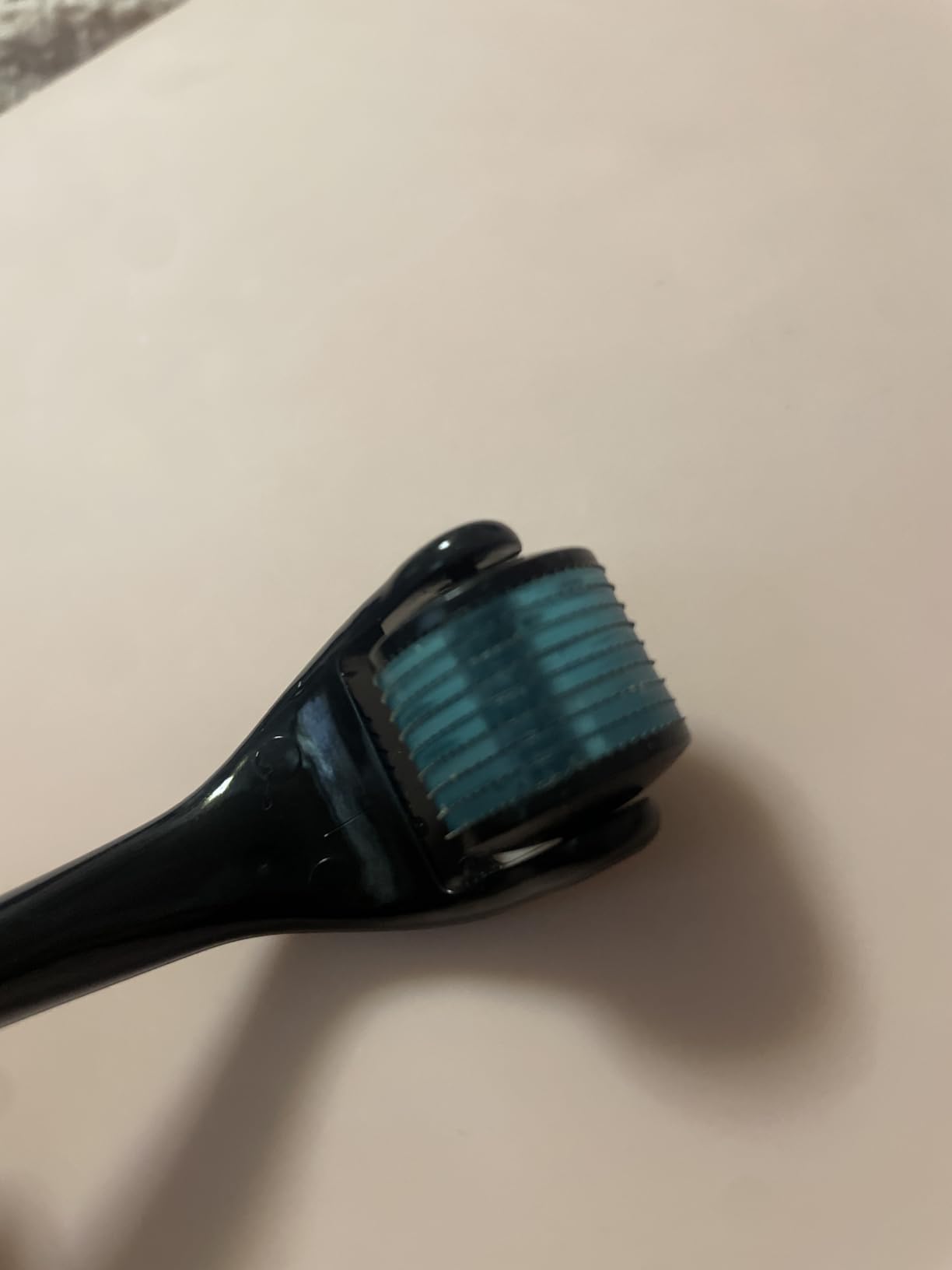 ROSELYNBOUTIQUE Derma Roller for Men & Women - Beauty Tool,0.25mm,Titanium customer photo 2