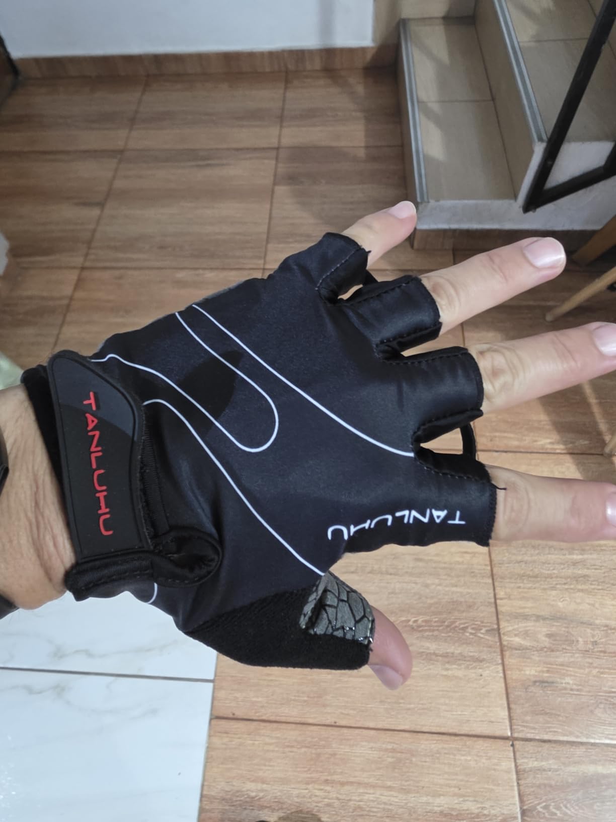 Tanluhu Cycling Gloves - Mountain Bike Half Finger Road Riding Gloves, Breathable, Shock-Absorbing, for Men and Women customer photo 1