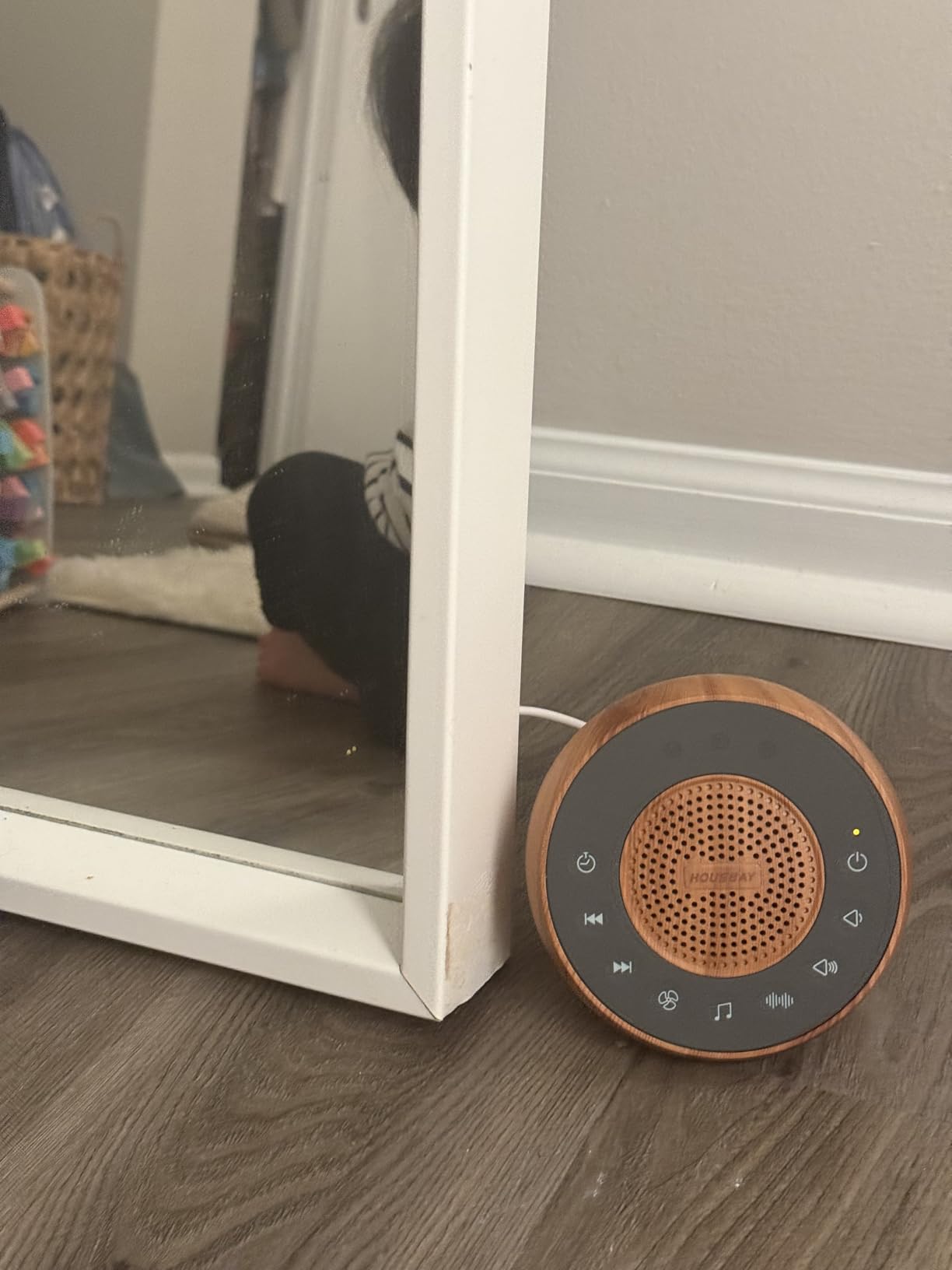 Housbay White Noise Machine with 31 Soothing Sounds, 5W Loud Stereo Sound, Auto-Off Timer, Adjustable Volume, Sleep Sound Machine for Baby, Kid, Adult -Wood Grain customer photo 2