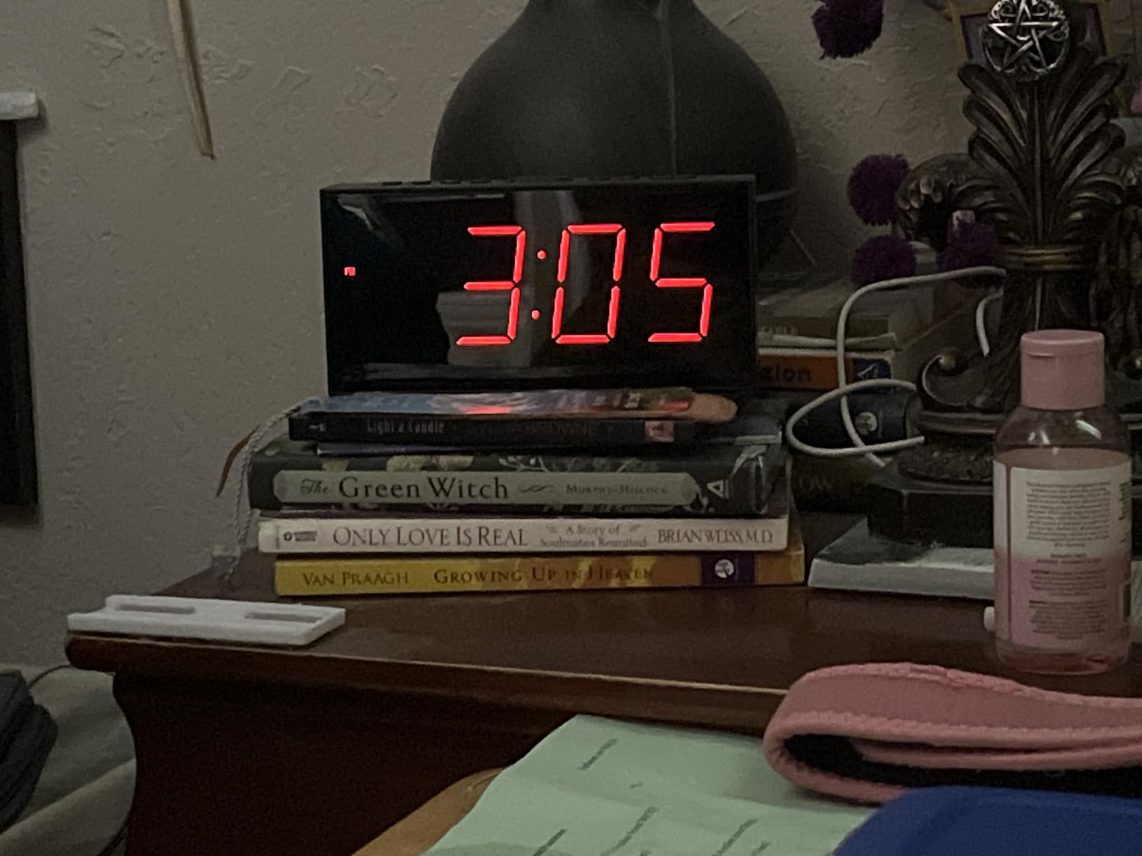 Digital Alarm Clocks for Bedrooms, Dual Alarms, 7.5-Inch Large Display customer photo 2