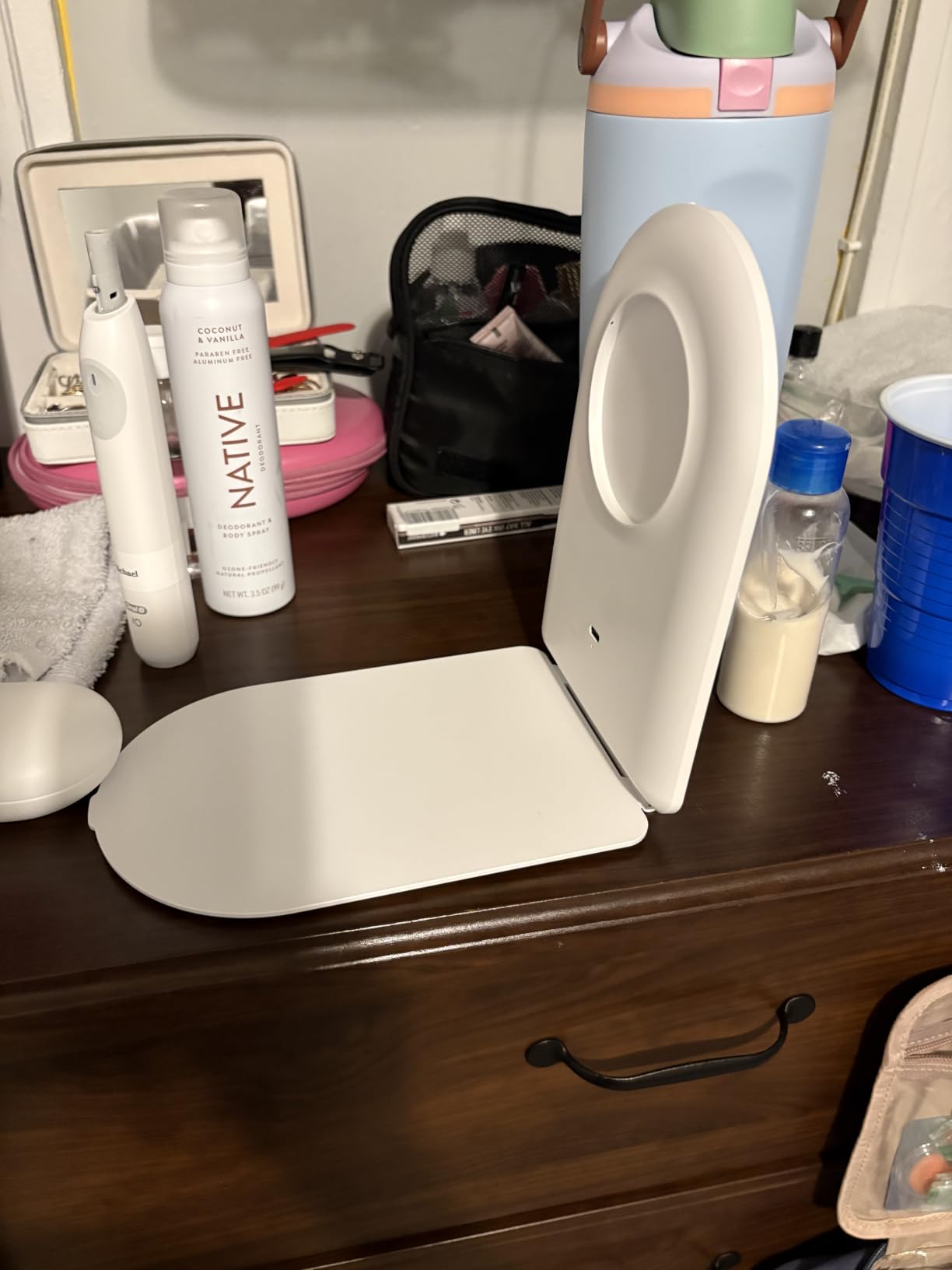 FUNTOUCH Rechargeable Travel Makeup Mirror with 72 Led Lights customer photo 1