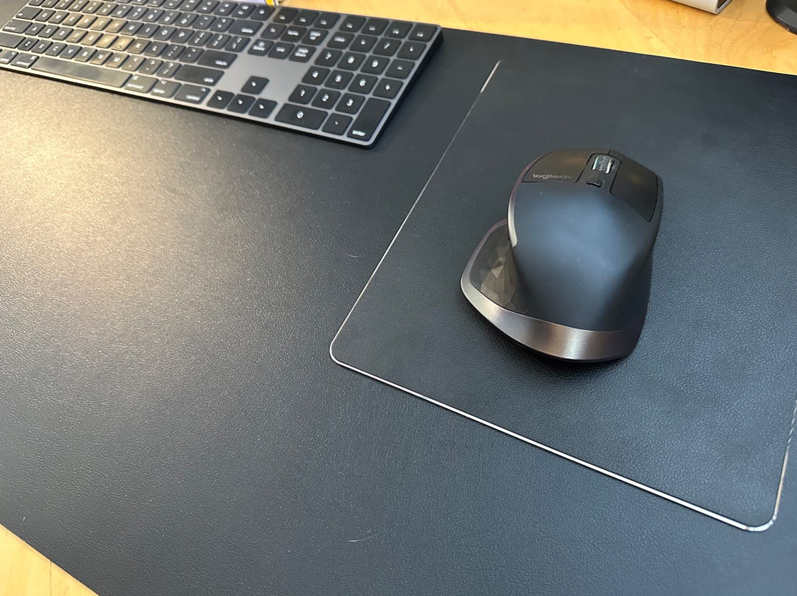 Vaydeer Hard Metal Aluminum Mouse Pad Clear Modern Smooth Magic Ultra Thin Double Side Design Mouse Mat Waterproof Fast and Accurate Control Compatible for Gaming and Office, Black, 9.05X7.08 Inch customer photo 2