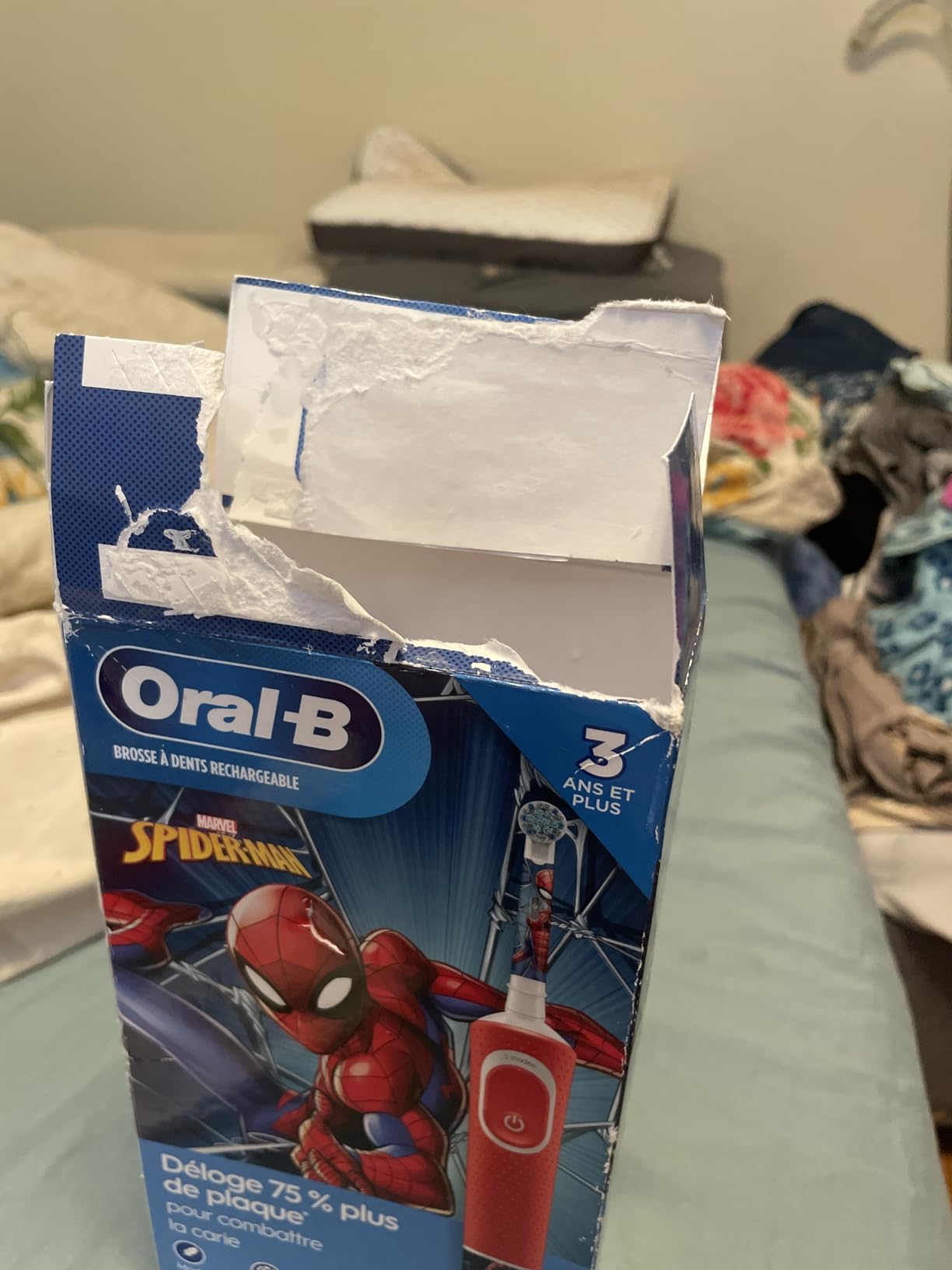 Oral-B Kids Electric Toothbrush Featuring Marvel's Spiderman, for Kids 3+ customer photo 1