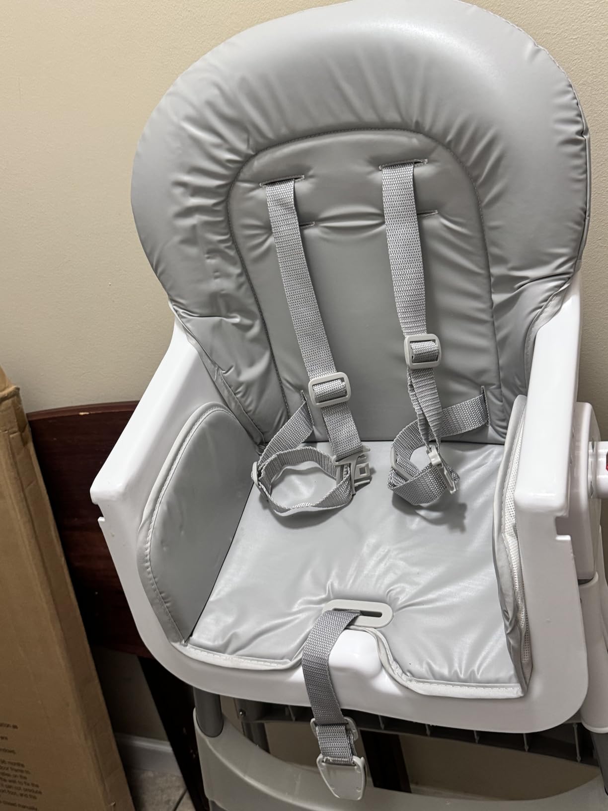 Dream On Me TableTalk 2-in-1 Convertible High Chair, 5-Point Harness, Gray | Dishwasher Safe Tray, Steel Frame, Easy to Clean Removable Seat Pad, For 6-36 months Toddlers, Compact & Quick Folding Design customer photo 1