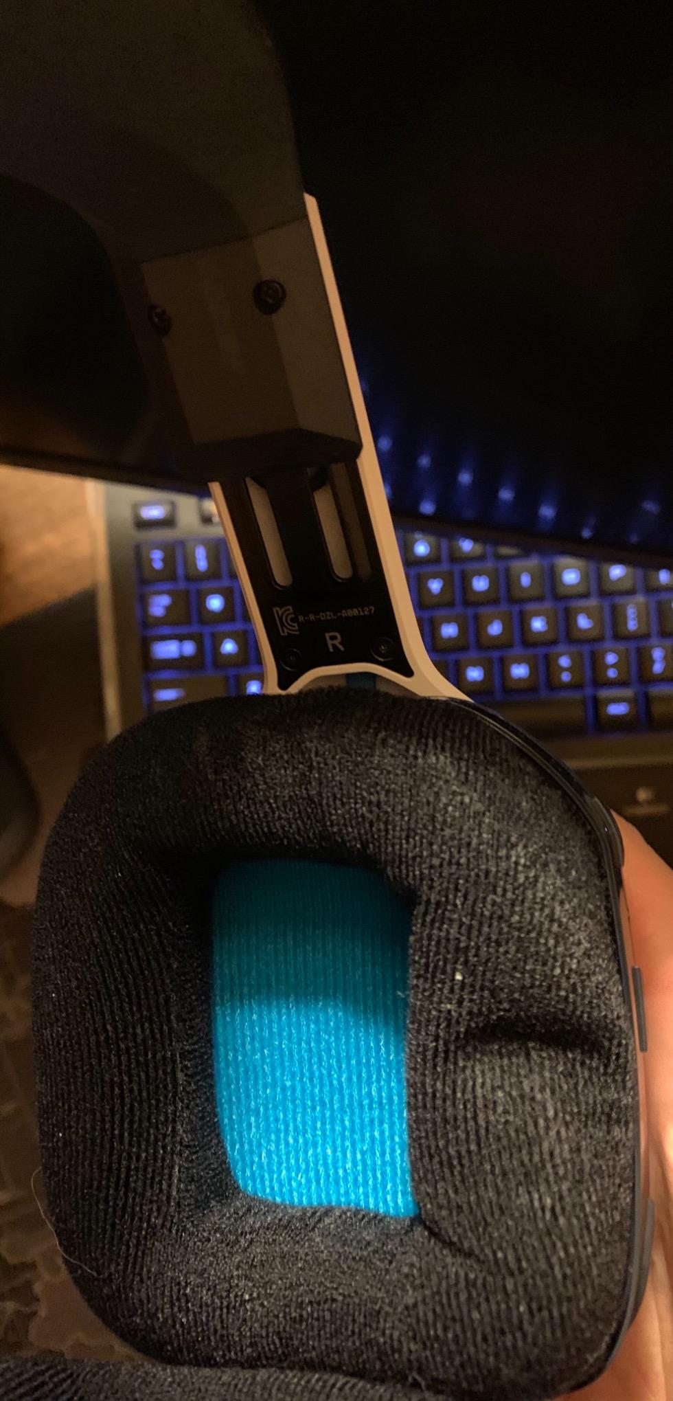 ASTRO Gaming Logitech G A20 Gen 2 Wireless Headset PlayStation - White/Blue customer photo 1