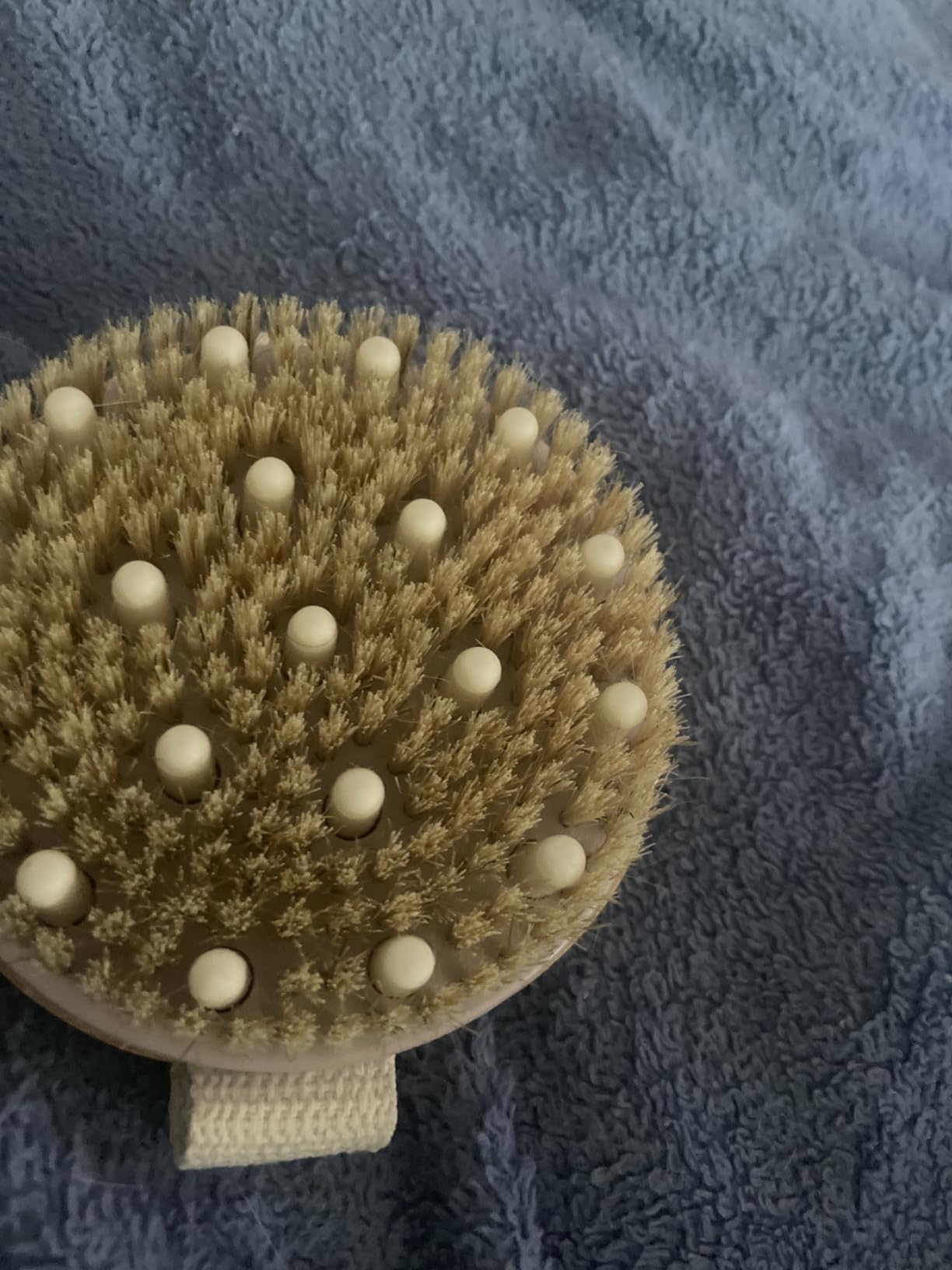 MainBasics Dry Brushing Body Brush for Lymphatic Drainage customer photo 1