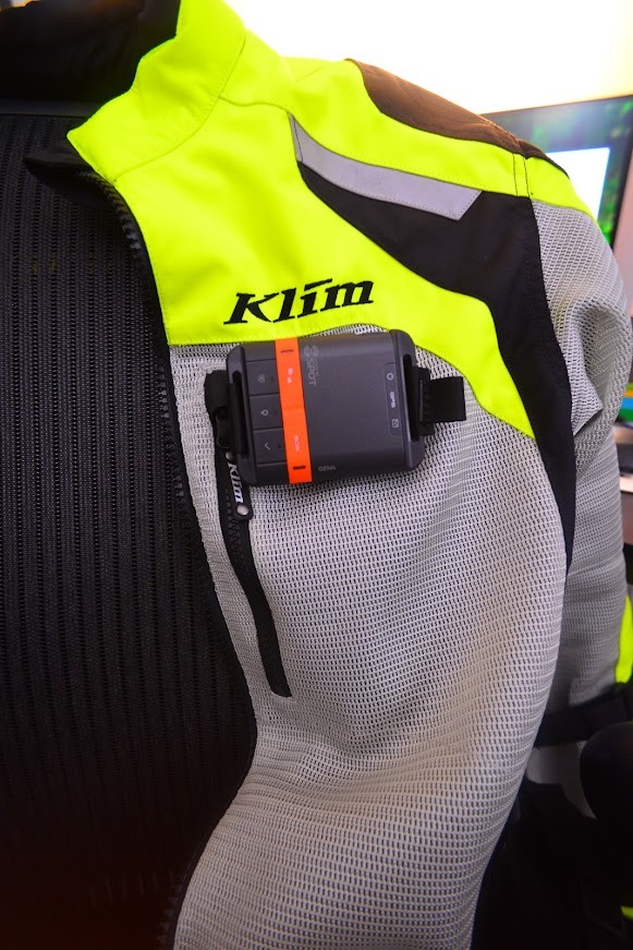 Spot Gen 4 Satellite GPS Messenger customer photo 2