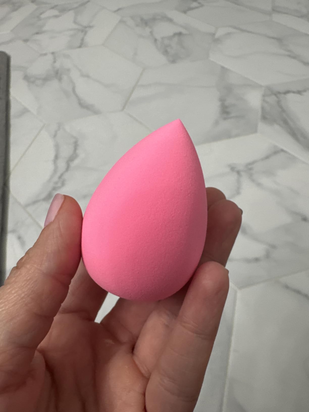 AOA Studio Collection makeup Sponge Set Latex Free and High-definition Set of 6 makeup Wonder blender For Powder Cream and Liquid, Super Soft Wonder Beauty Cosmetic customer photo 2