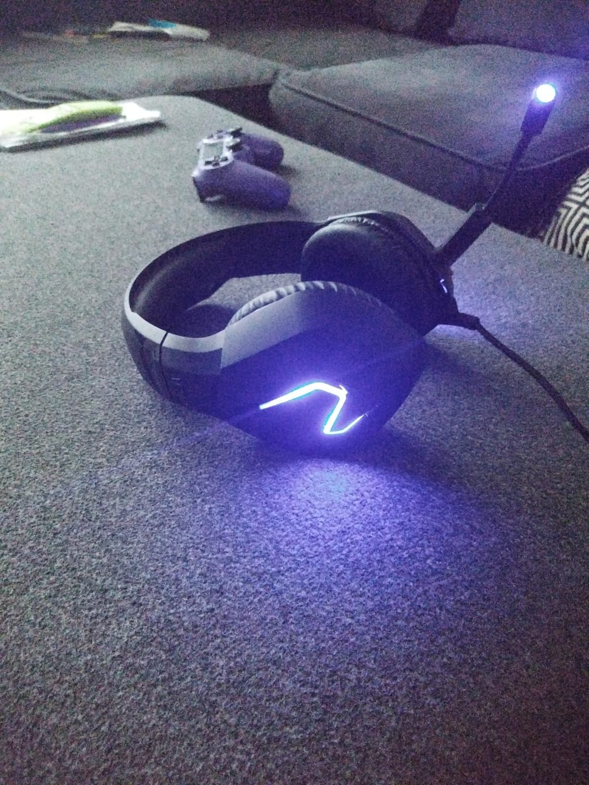 Orzly Gaming Headset with Mic for Nintendo Switch OLED and Lite Joycon Color Match with Led Light Microphone & Remote - Hornet RXH-20 Tanami Edition customer photo 1