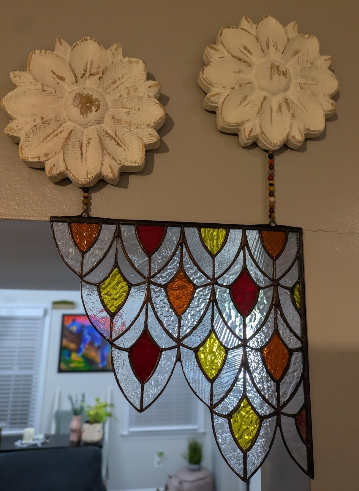 dwellington Decorative Boho Flower Towel Hooks, White Distressed Wood Hanging Hooks, Farmhouse Boho Coat Rack Hooks for Hanging Things, Towels, Purse customer photo 2