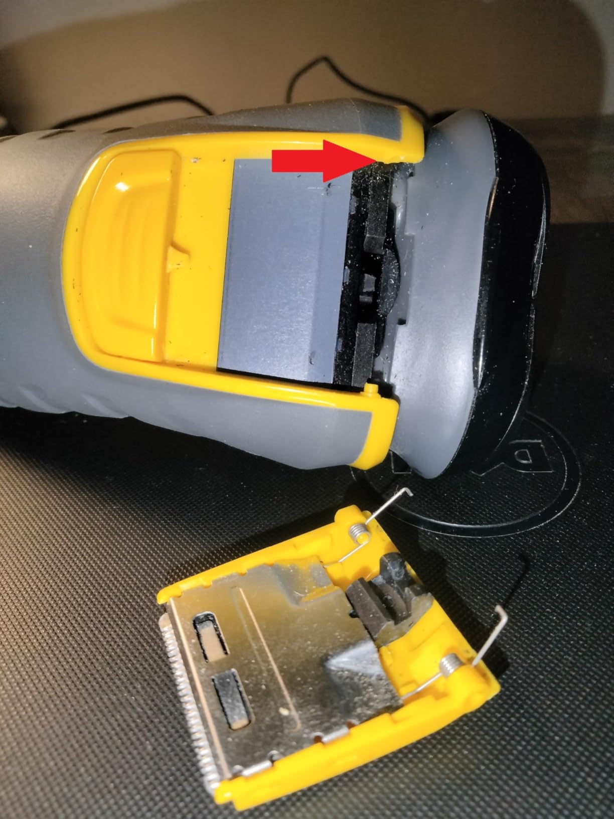 Remington Indestructible Rotary Shaver 5100, Electric Razor, Yellow customer photo 1