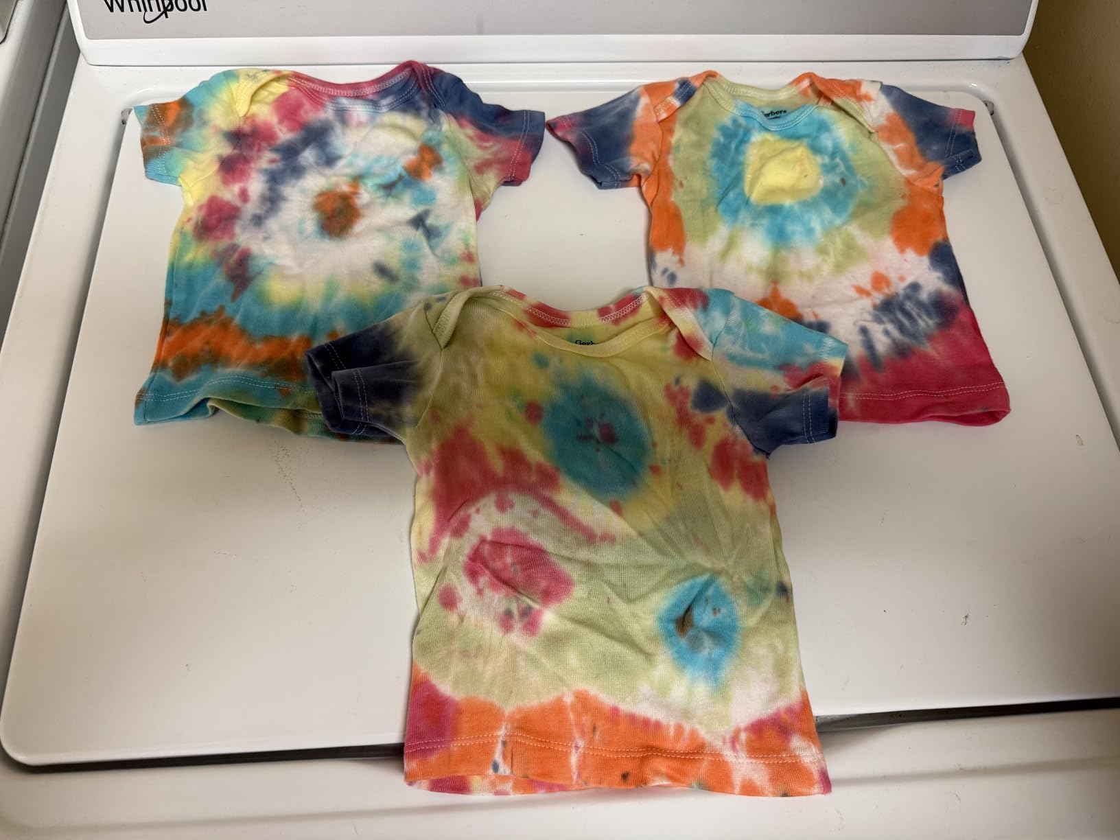 Emooqi DIY Tie Dye Kits, 32 Colours All-in-1 Tie Dye Set customer photo 2