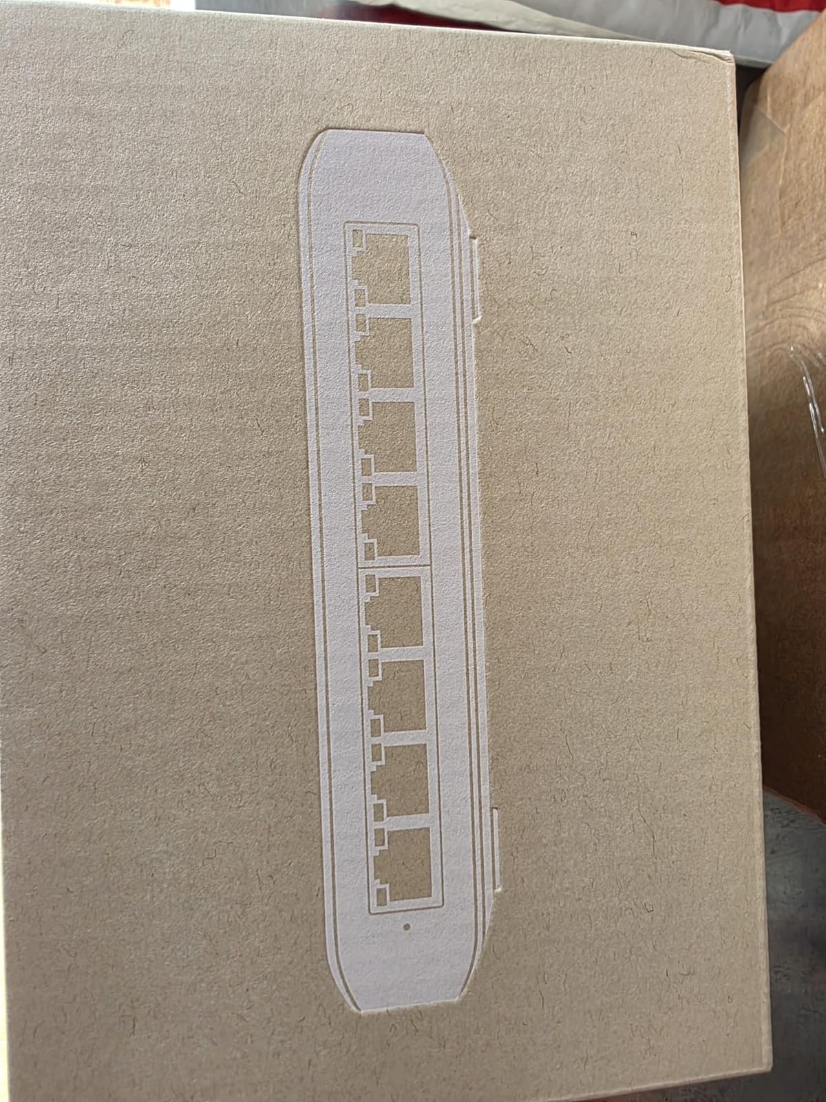Ubiquiti UniFi Switch Lite 8 PoE | 8-Port Gigabit Switch with 4 PoE+ 802.3at Ports (USW-Lite-8-PoE), White customer photo 1