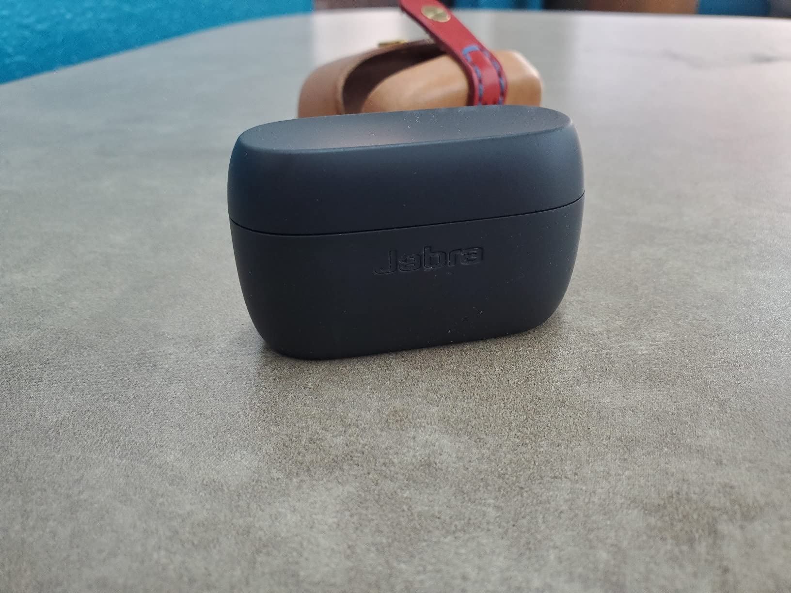 Jabra Elite Active 75t True Wireless Earbuds with Wireless Charging Enabled Case, Gray customer photo 2