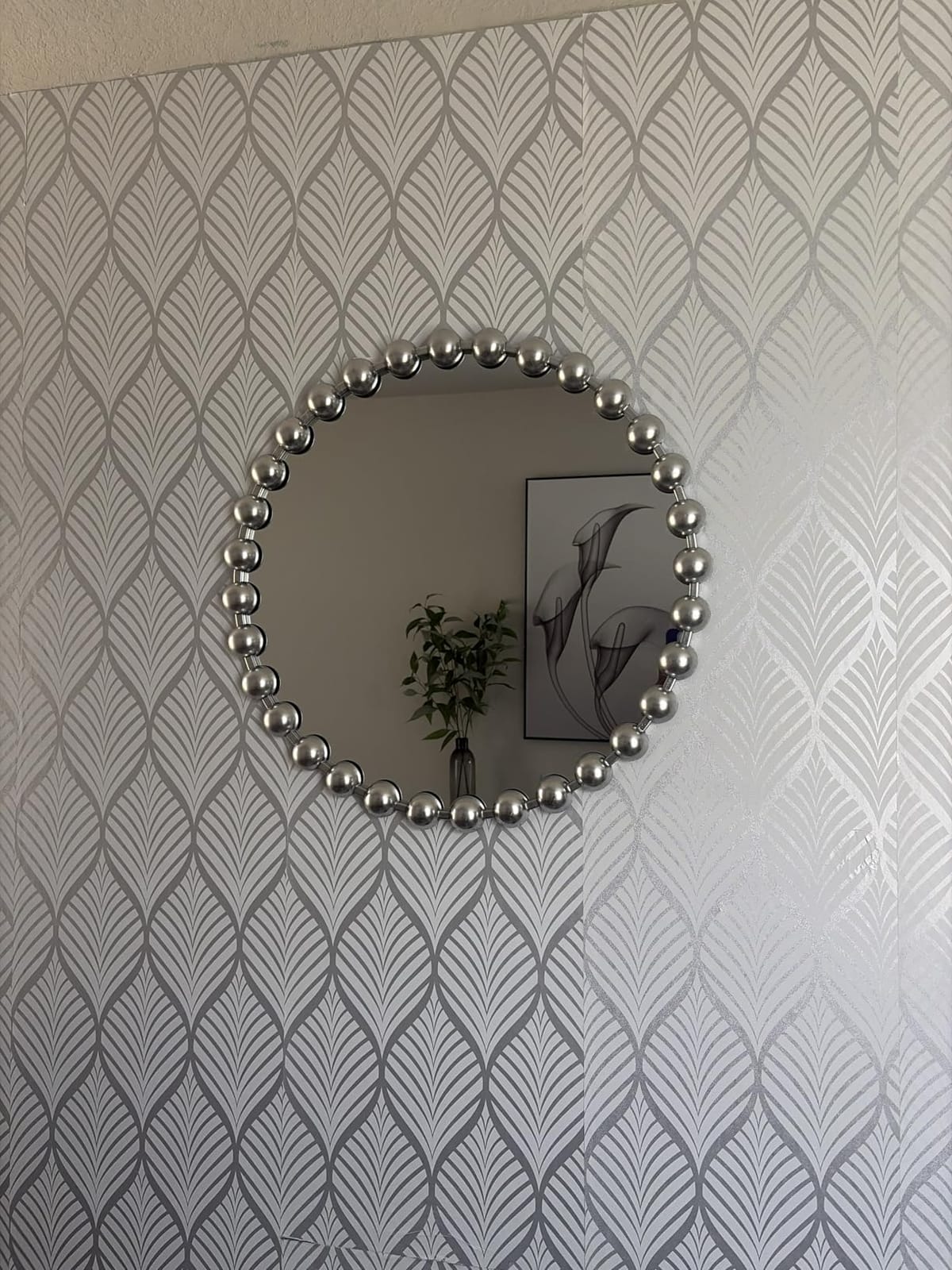 Madison Park 27 inch Gold Round Mirror, Round Mirrors for Wall Decor, Metal Frame Circle Mirrors for Bathroom, Living Room, Circle Wall Metal Art Mirror customer photo 1