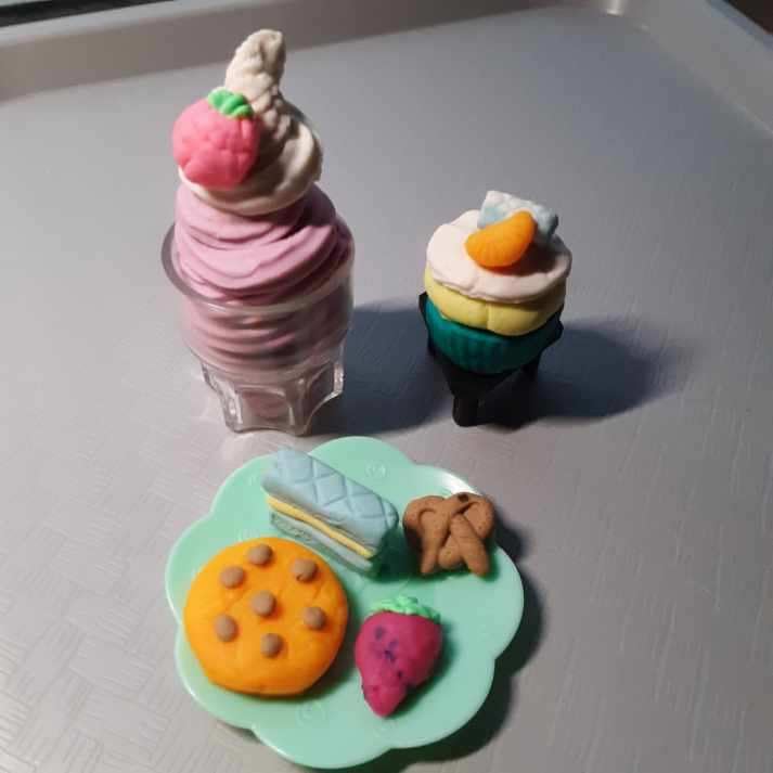 Play-Doh Kitchen Creations Ultimate Cookie Baking Playset with Toy Mixer, 25 Tools, and 15 Cans, Toddler Toys, Non-Toxic (Amazon Exclusive) customer photo 2