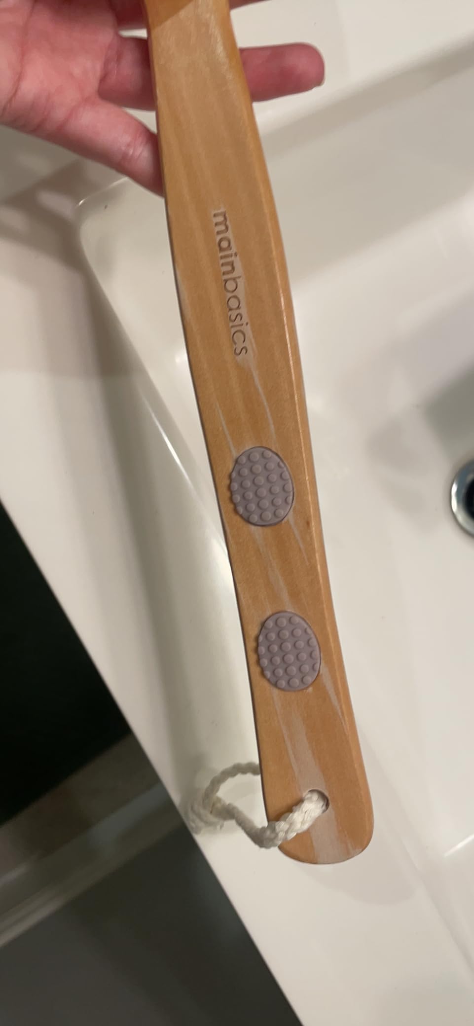 MainBasics Back Scrubber Shower Brush with Soft and Stiff Bristles customer photo 2