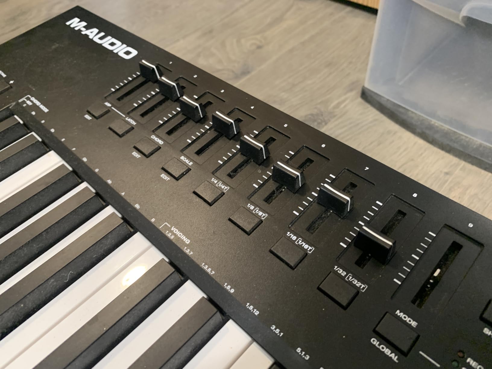 M-AUDIO Oxygen Pro 61 USB MIDI Keyboard Controller customer photo 2