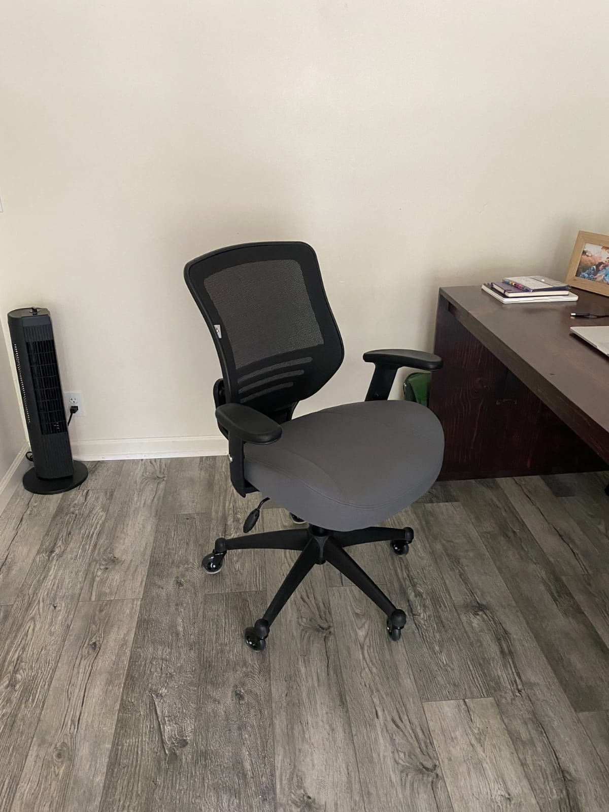 BOLISS 400lbs Ergonomic Office Chair Soft Thick Seat with Mesh Back (Black) - Wide Cushion, Computer Desk Chair, Tilt Lock, Height Adjustable Arms and Lumbar Support Reduce Back Pain customer photo 1