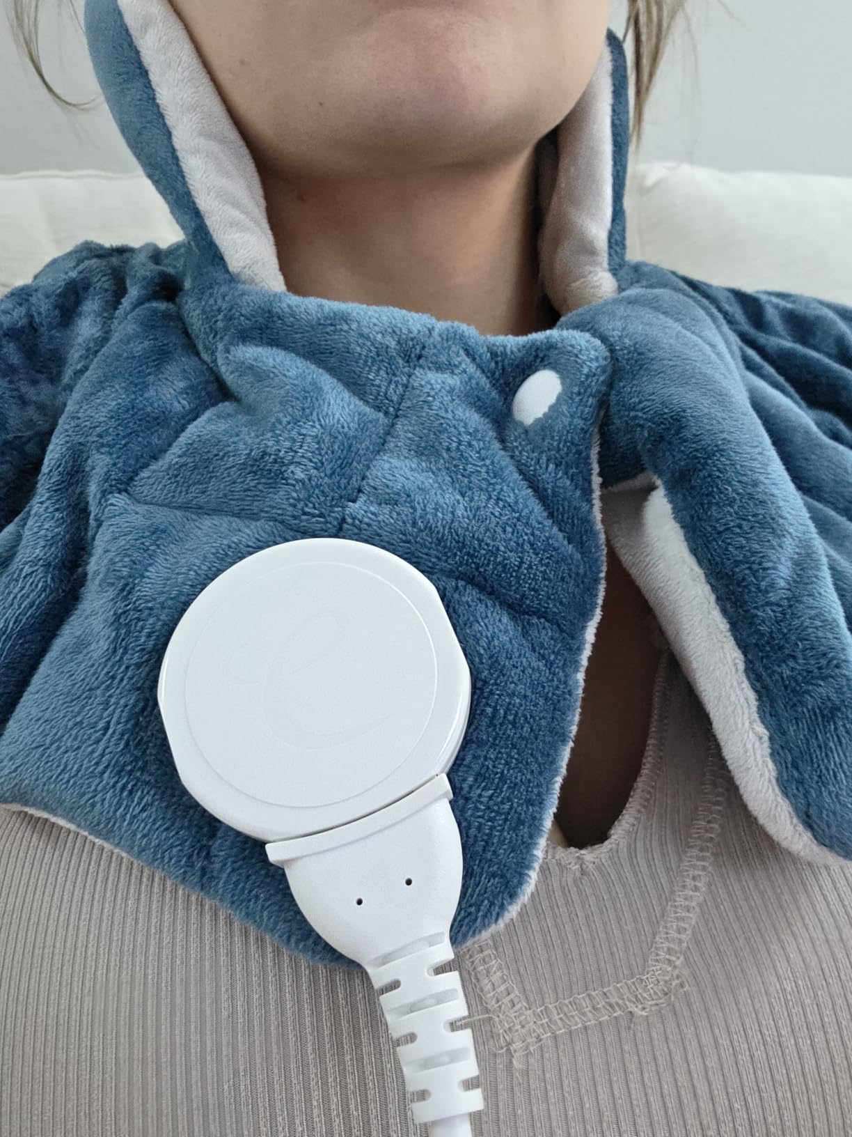 Comfytemp Heating Pad for Neck Shoulders Back, 2.6 Ib Weighted Heating Pad | Electric Large Heating Pad, FSA Eligible HSA, Birthday Gifts for Women Men, 9 Heat Setting, 11 Timers, Machine Washable, Blue customer photo 2