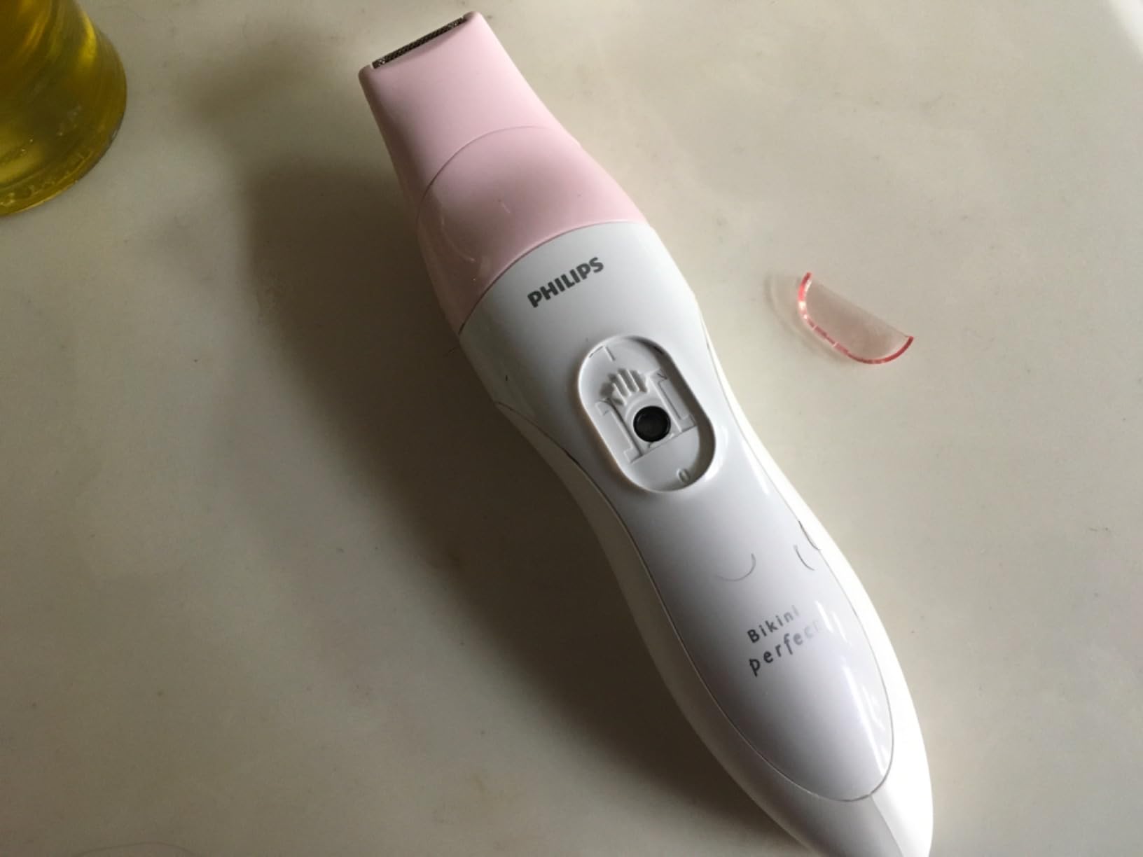Philips Beauty BikiniPerfect Advanced Women's Trimmer Kit for Bikini Line, Rechargeable Wet & Dry use, 3 attachments HP6376/61 customer photo 1