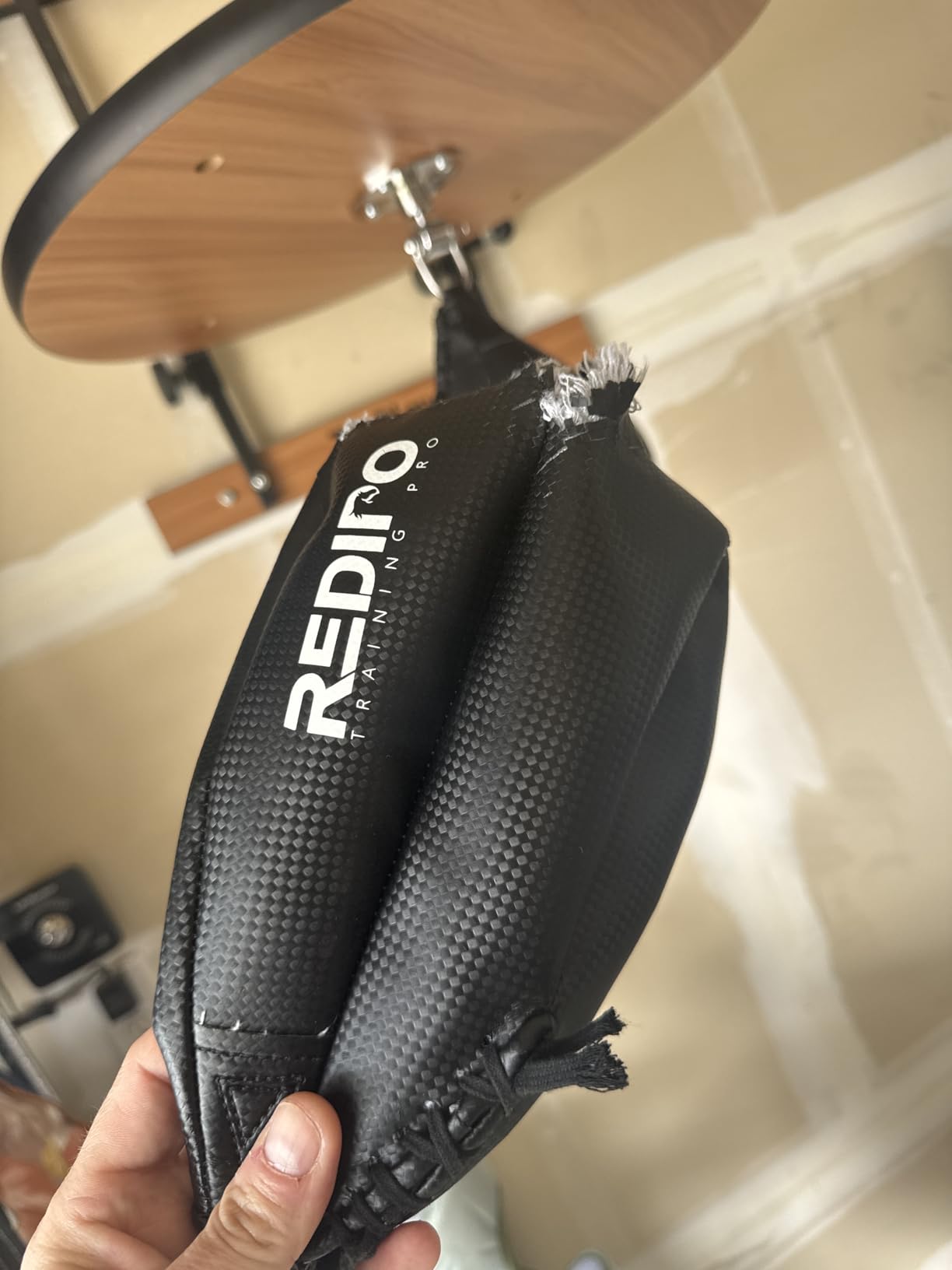 Superior Boxing Speed Bag - PU Leather Speed Punching Ball - Heavy Duty Hanging Swivel Ball for Gym & MMA Muay Thai Sports Fitness - Punching Dodge Striking Speed Reflex Ball customer photo 1