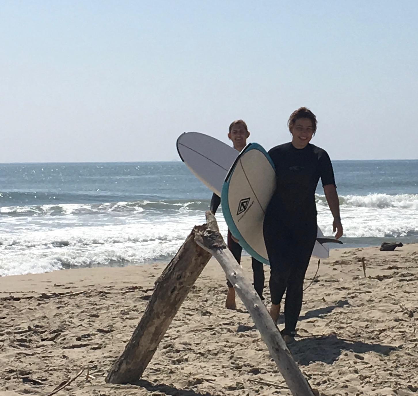 Epoxy Fiberglass Surfboard | High-Performance & Fun Single Fin Longboard Surfboard for All Wave Conditions | 8'0 | 9'0 customer photo 1